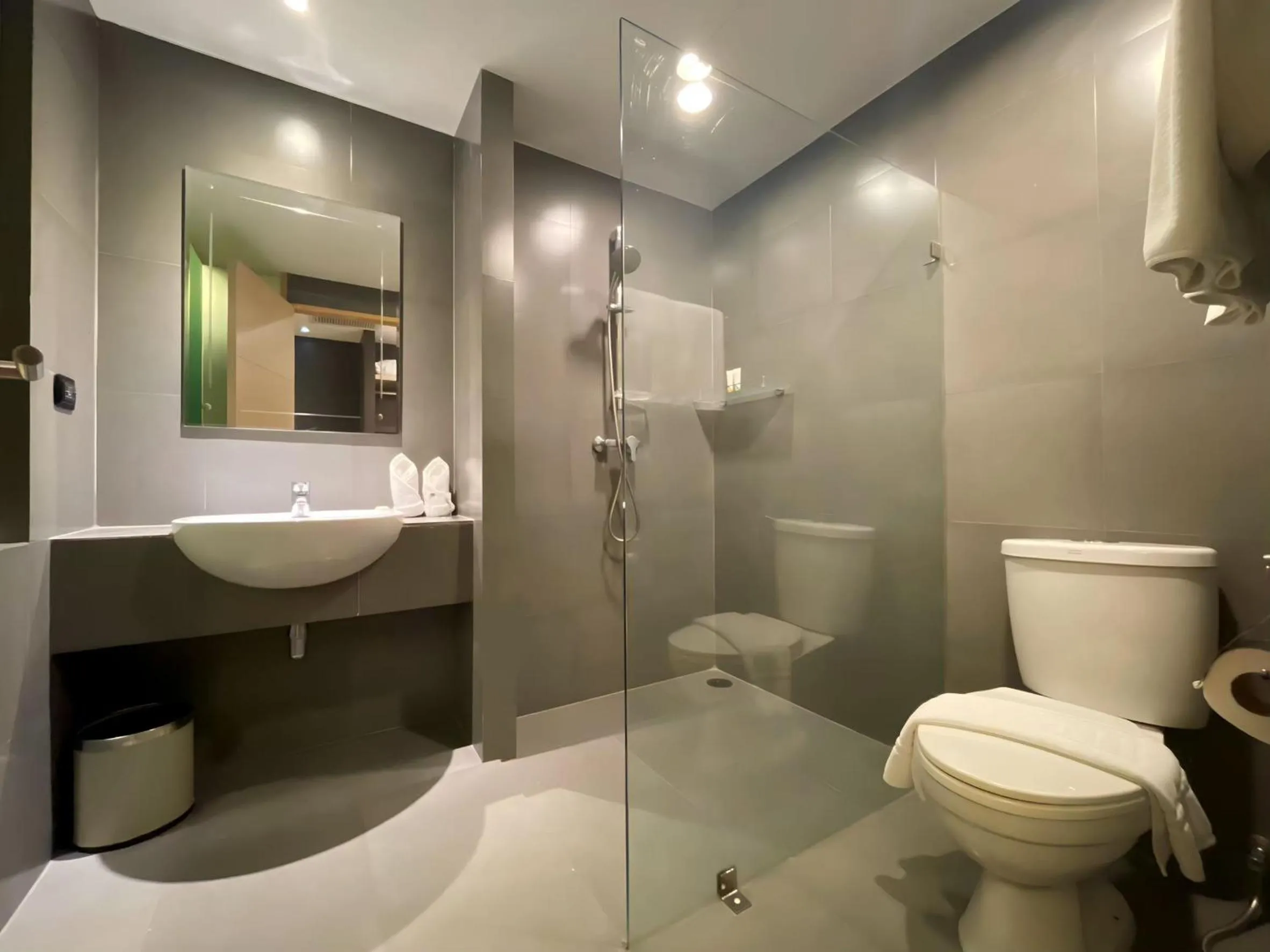 Bathroom in iCheck inn Nana by Aspira