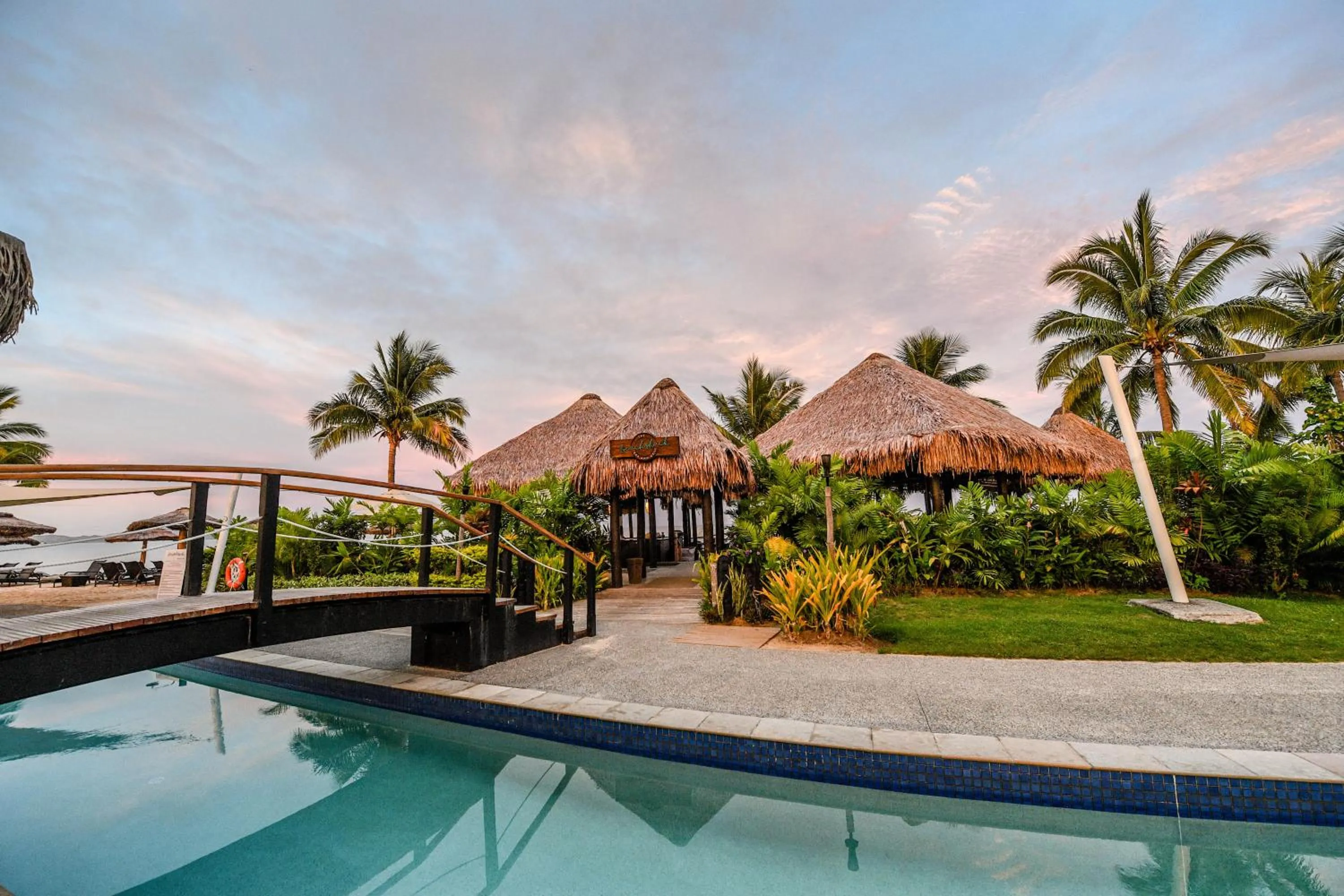 Lounge or bar in Club Wyndham Denarau Island, Trademark Collection by Wyndham