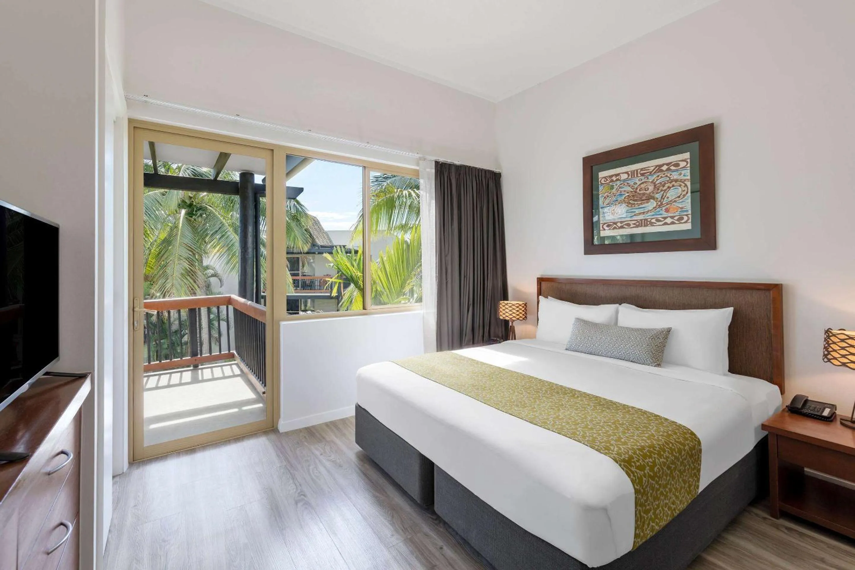 Photo of the whole room, Bed in Club Wyndham Denarau Island, Trademark Collection by Wyndham