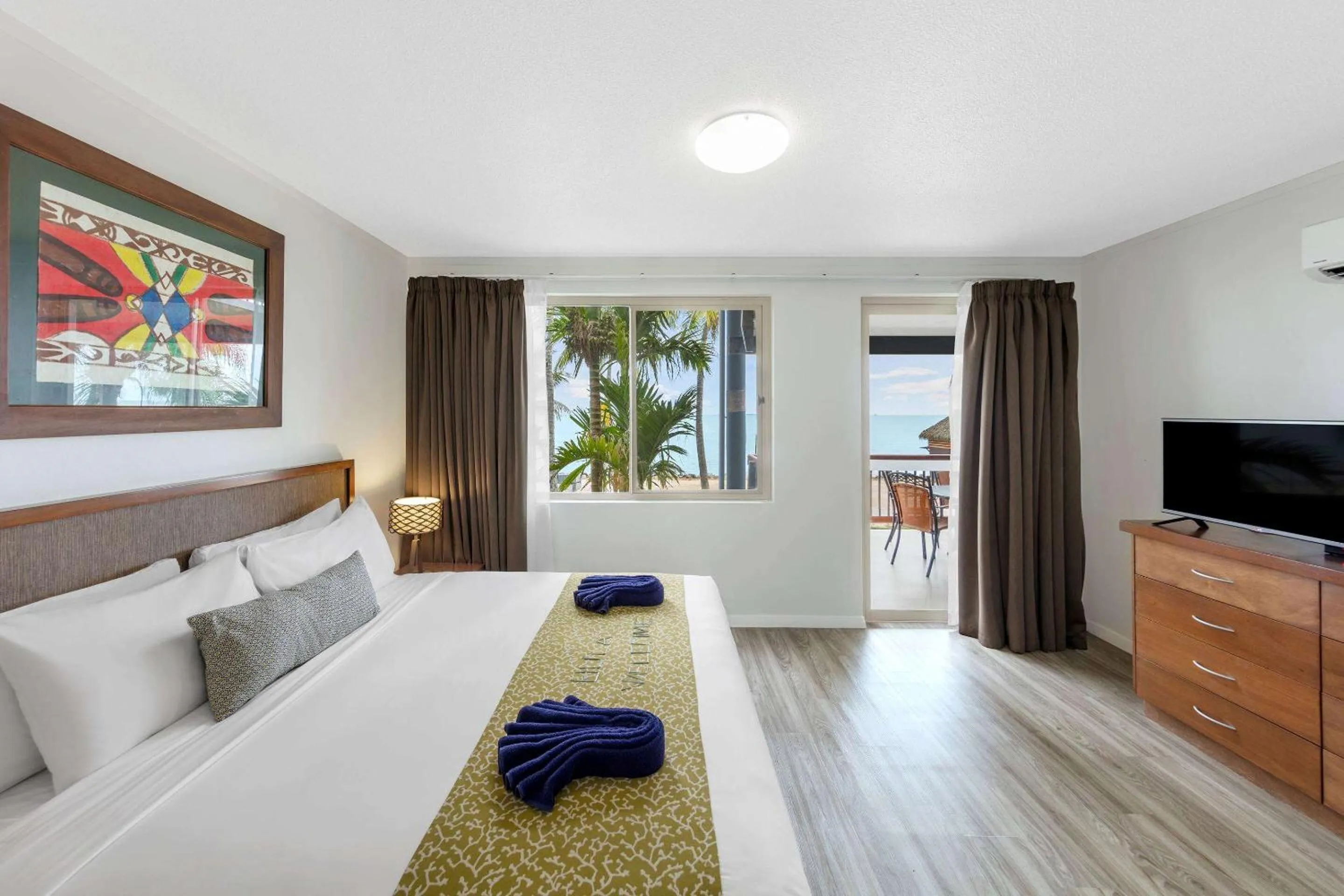 Photo of the whole room, Bed in Club Wyndham Denarau Island, Trademark Collection by Wyndham