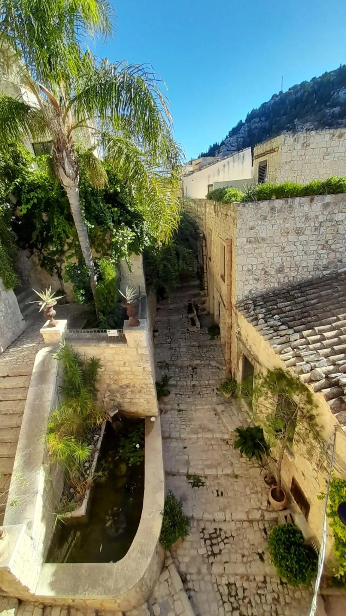 Property building in Borgo Hedone