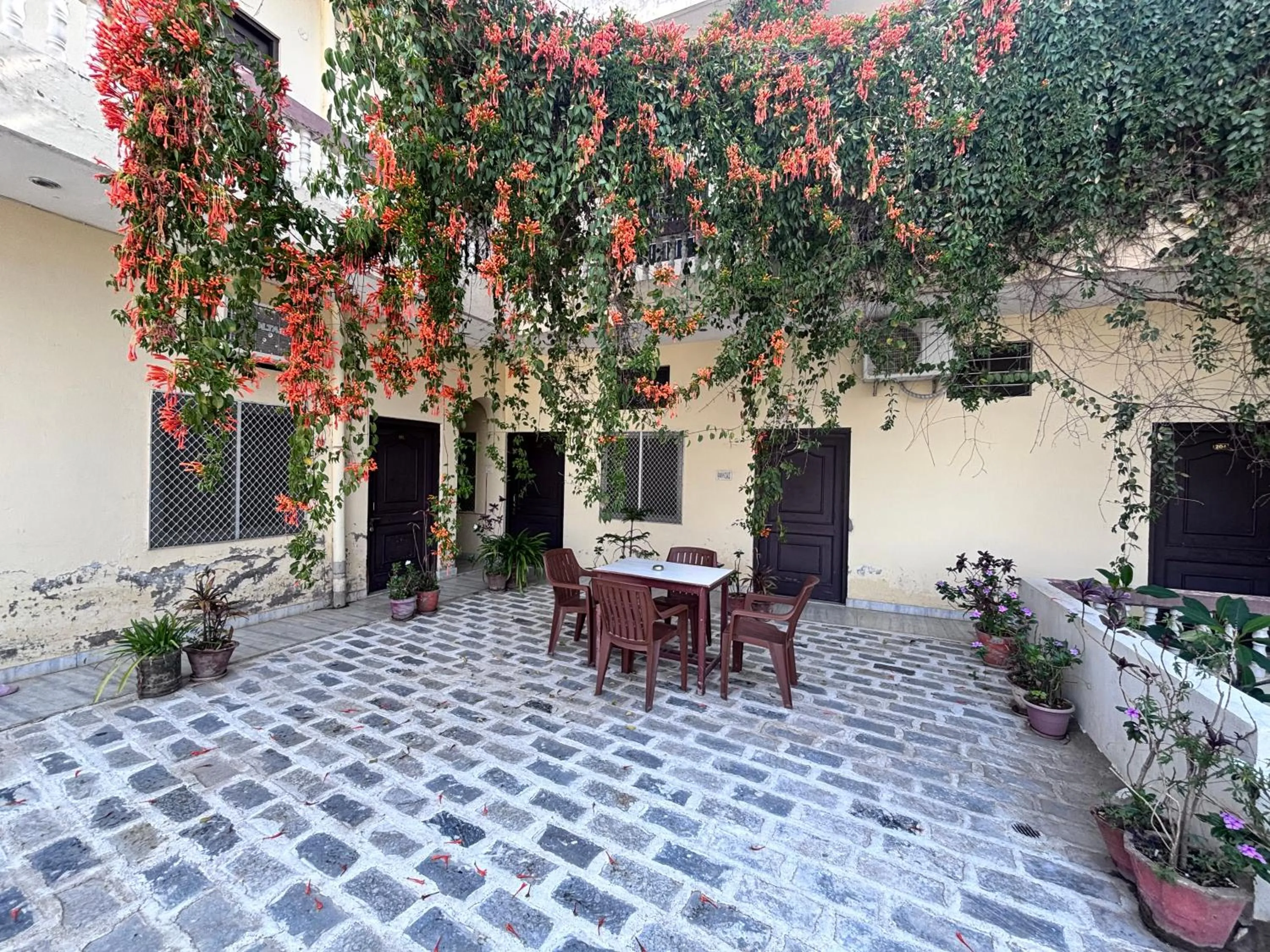 Keshav Palace -A Family Homestay