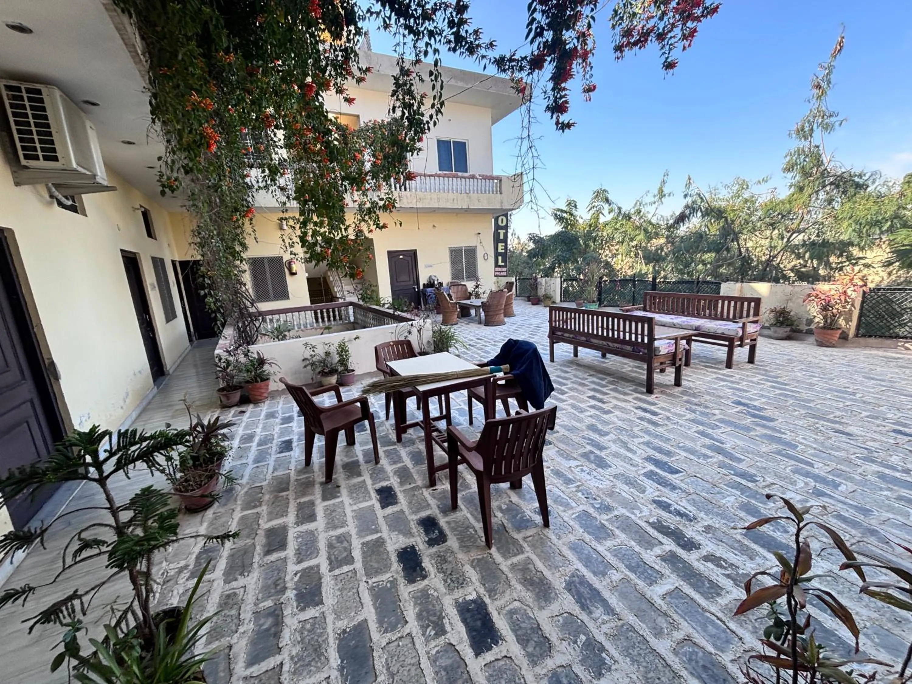 Keshav Palace -A Family Homestay