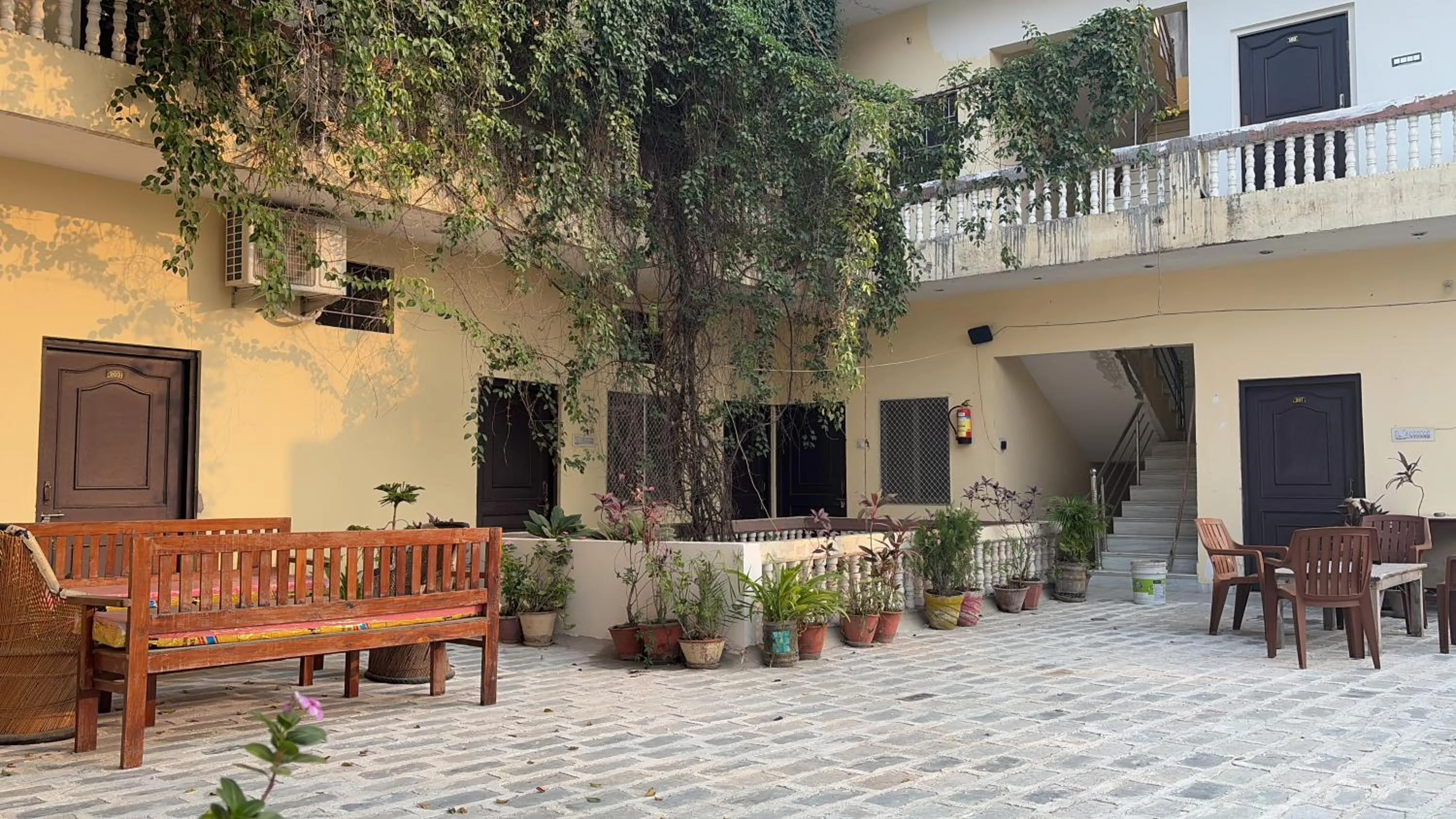 Keshav Palace -A Family Homestay