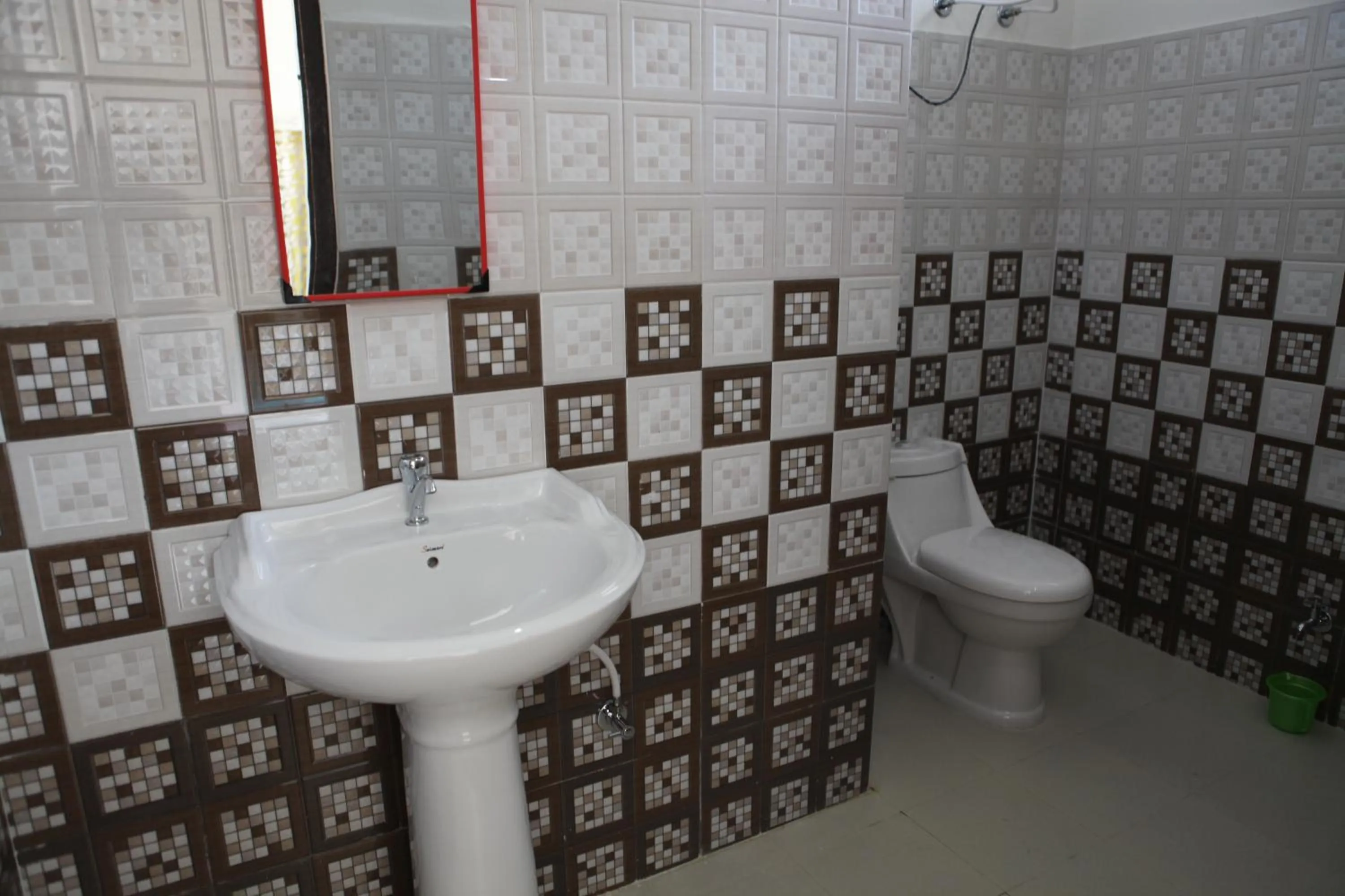 Bathroom in Keshav Palace -A Family Homestay