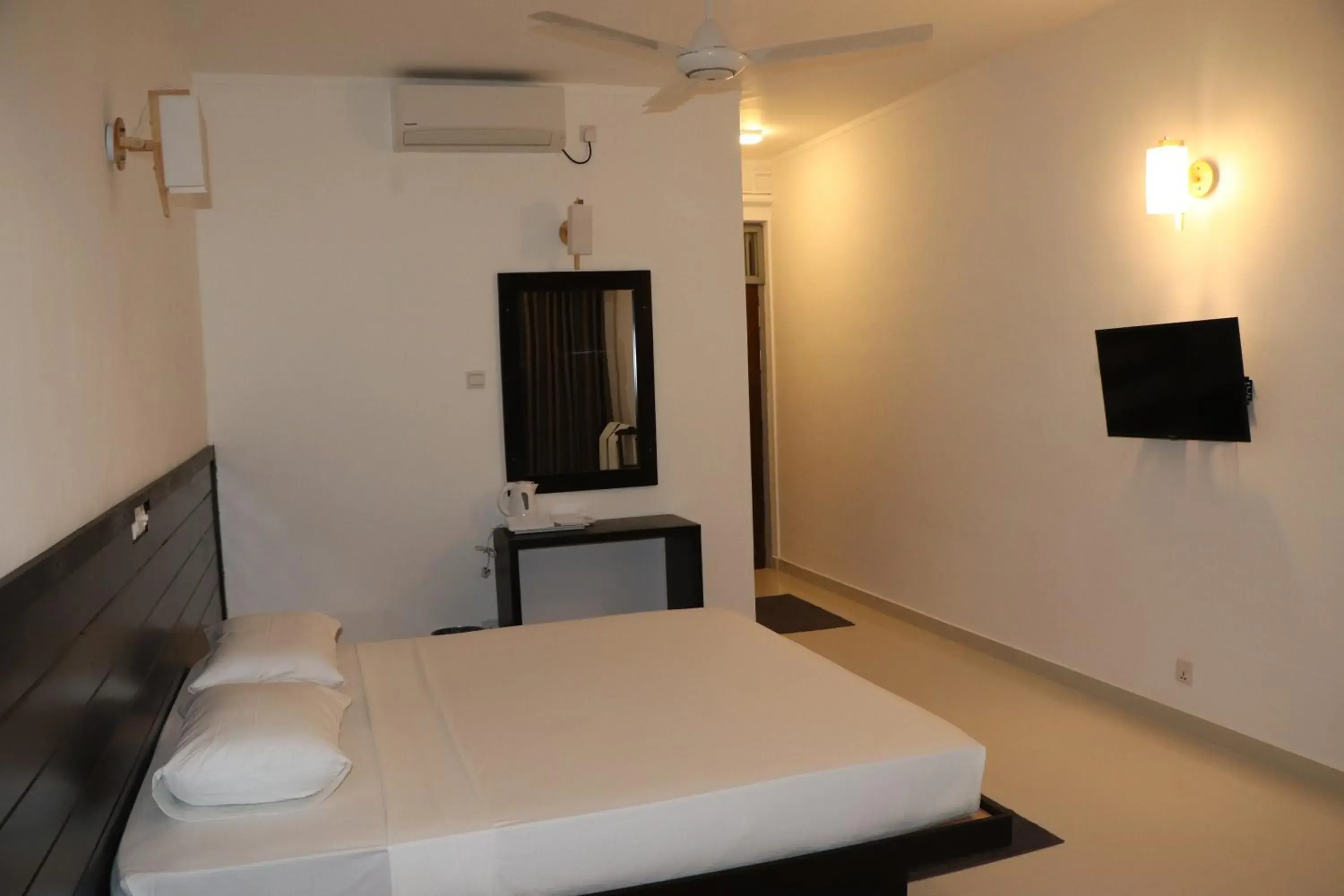 Deluxe Double Room in Tangalle Rest House Deluxe Double Room in Tangalle Rest House