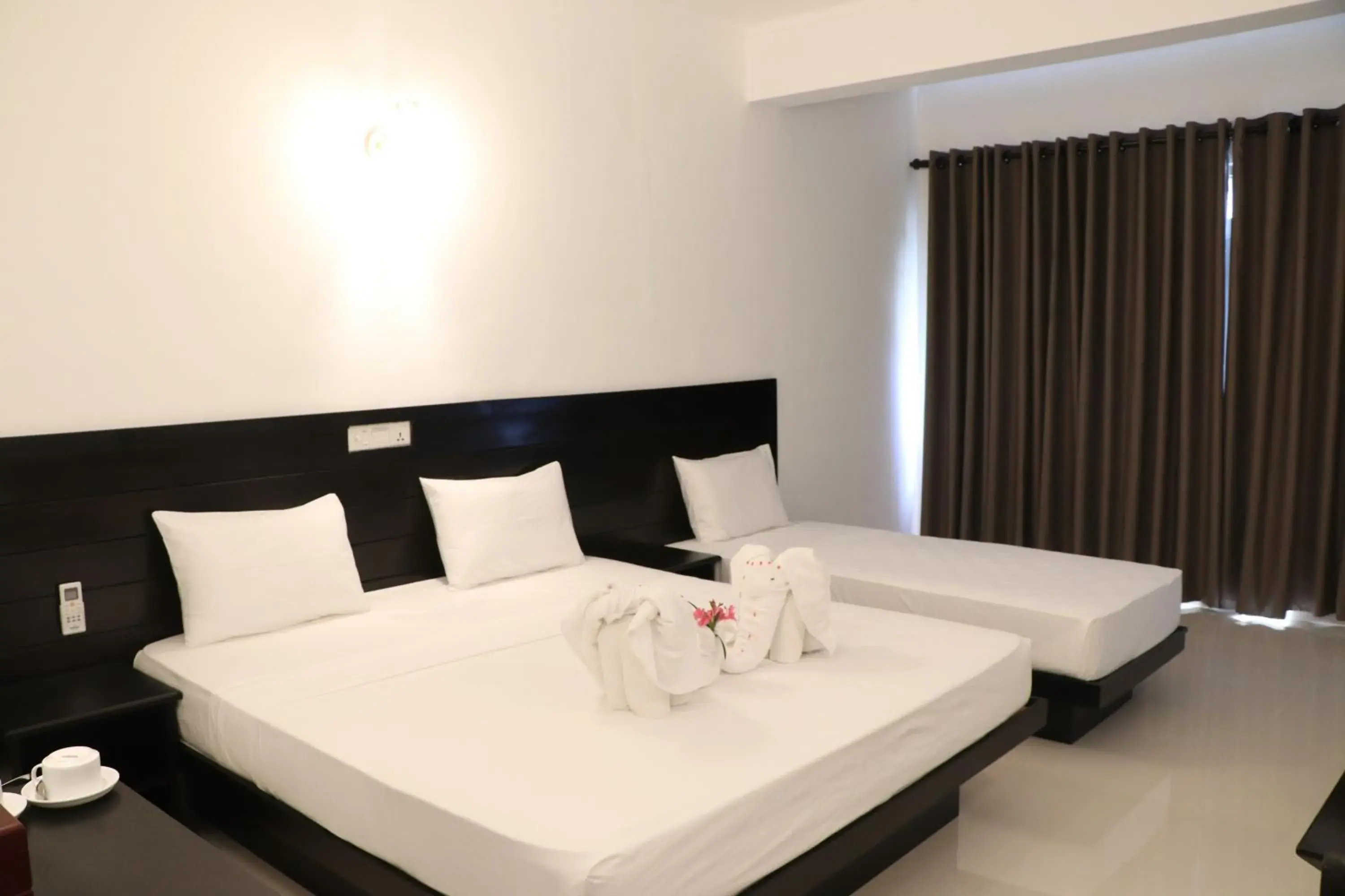 Deluxe Triple Room with Sea View in Tangalle Rest House Deluxe Triple Room with Sea View in Tangalle Rest House
