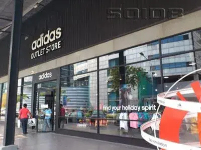 Facade/entrance in Deluxe at Popular Condo Facade/entrance in Deluxe at Popular Condo