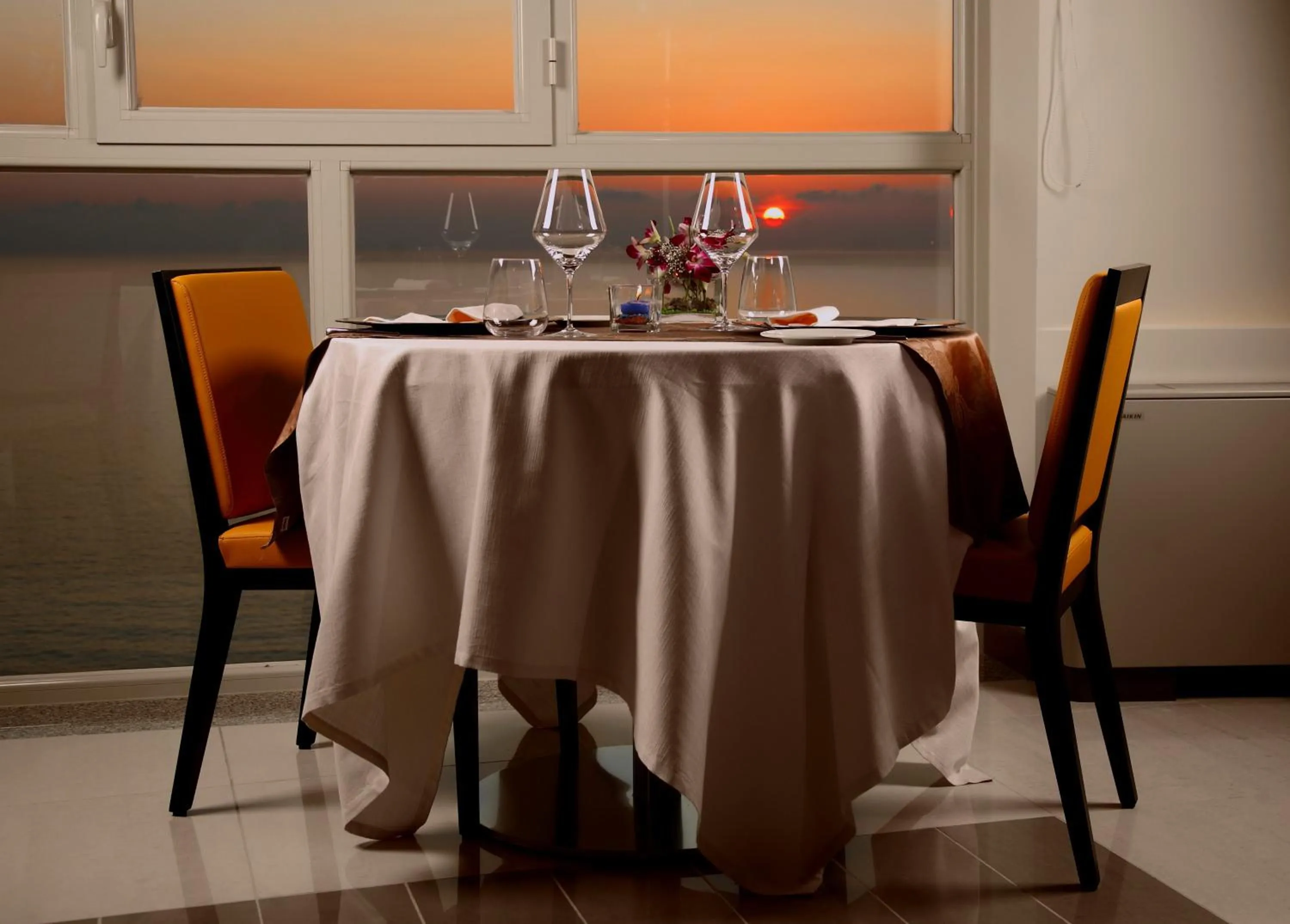 Restaurant/places to eat in GH Avalon Sikani