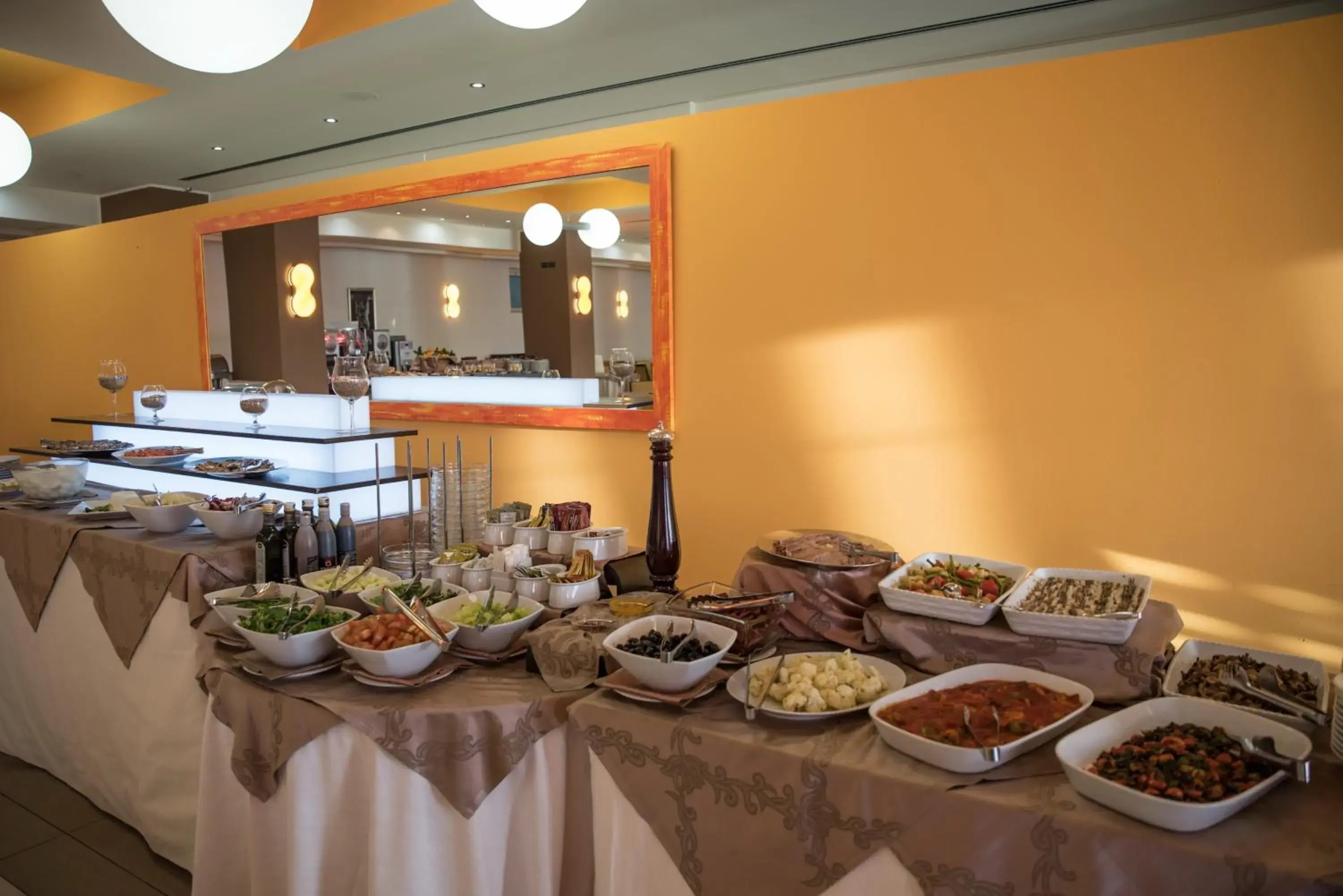 Restaurant/places to eat in GH Avalon Sikani Restaurant/places to eat in GH Avalon Sikani