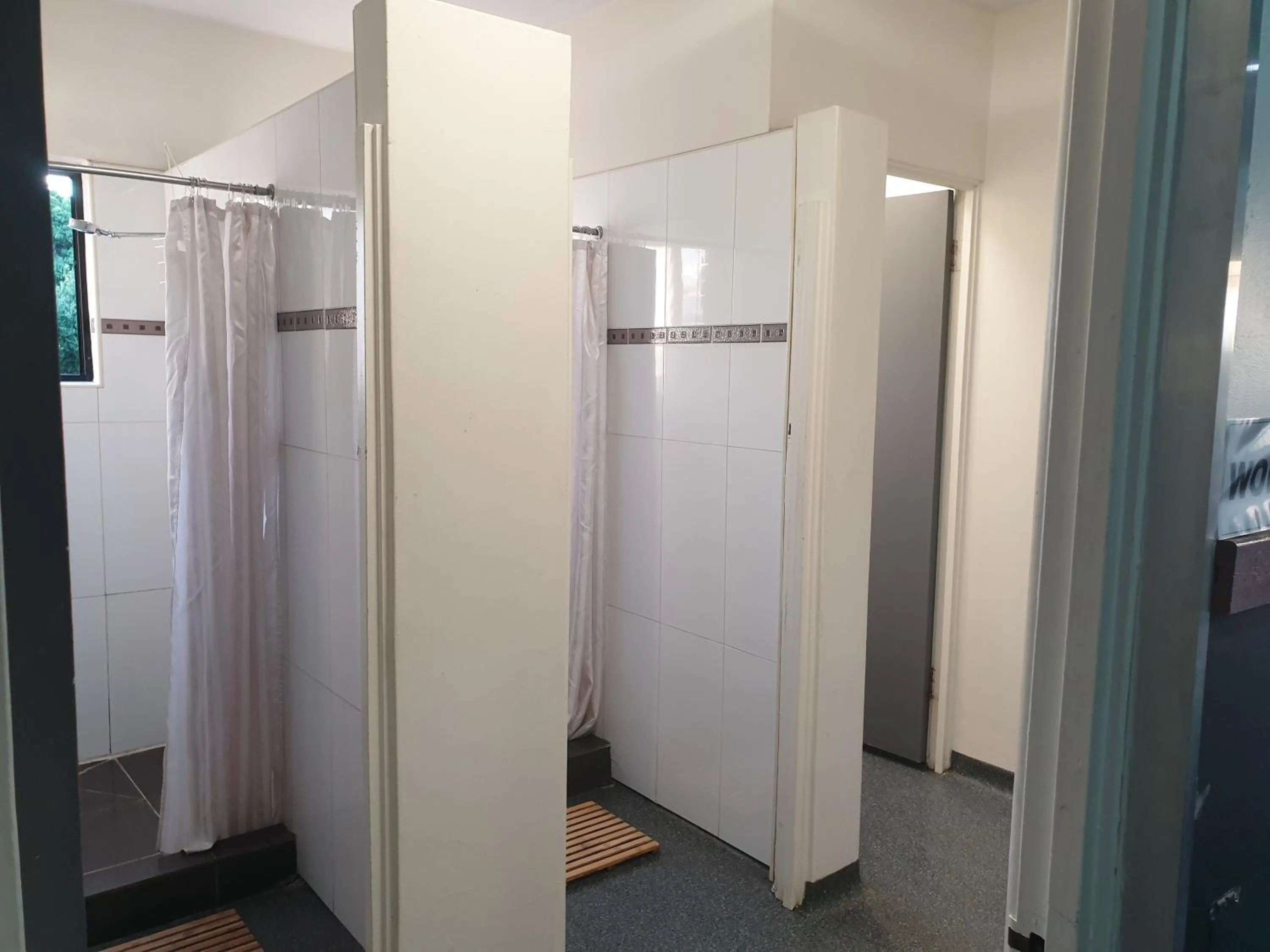 Kingsford Riverside Inn