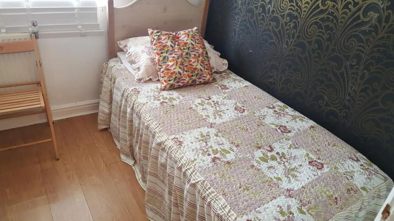Bed in Bed 4 night
