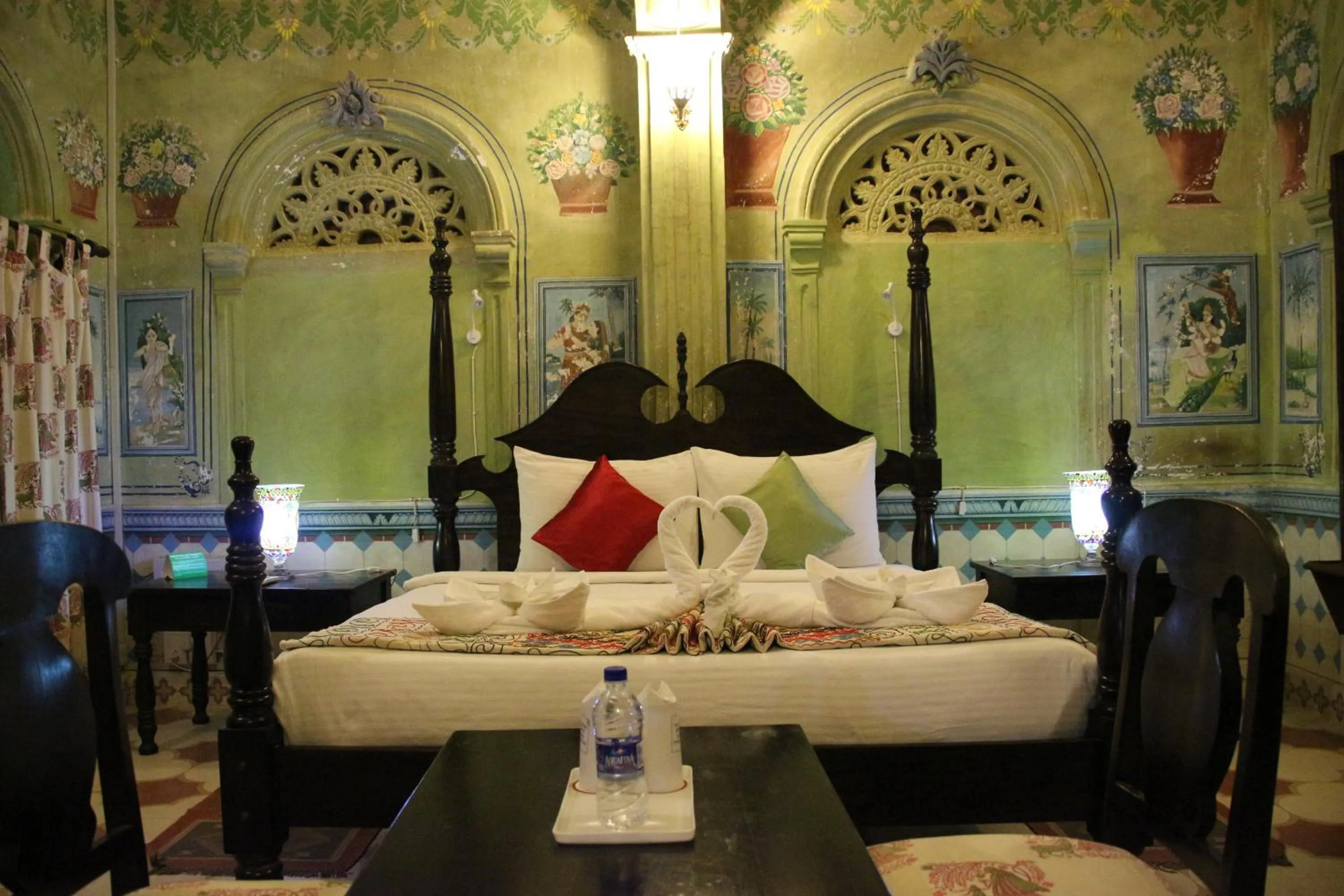 Bed in Malji Ka Kamra