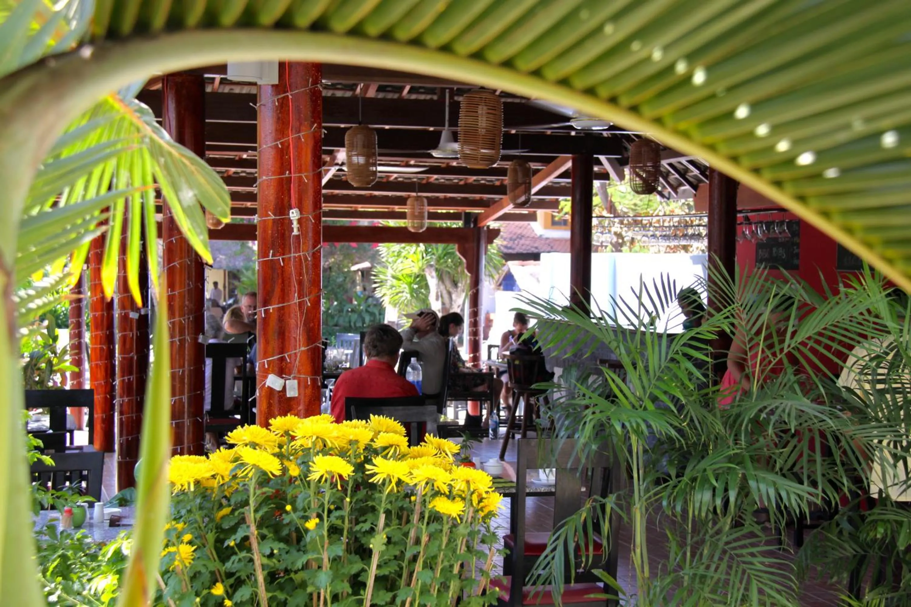 Restaurant/places to eat in Xin Chao Hotel