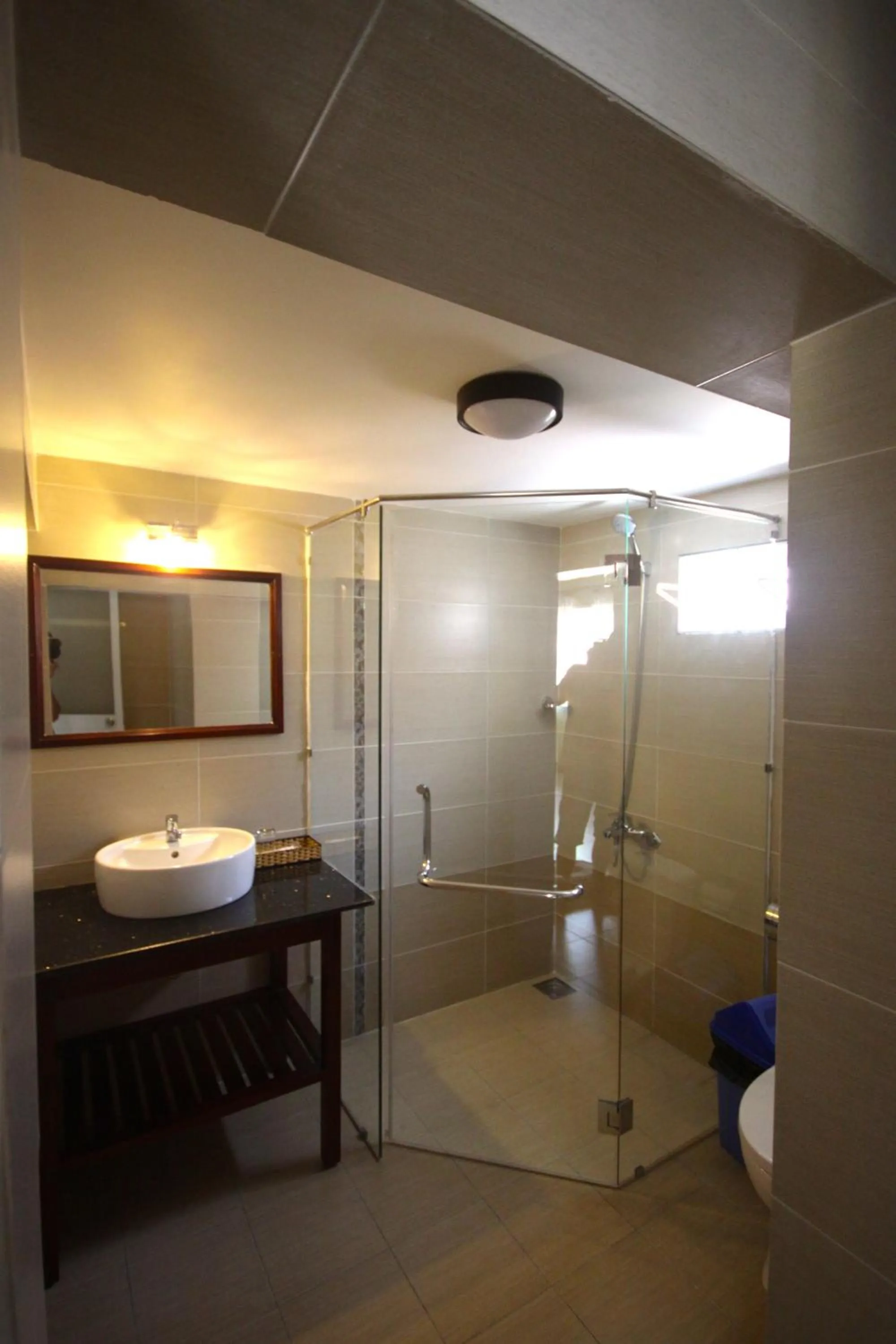 Bathroom in Xin Chao Hotel