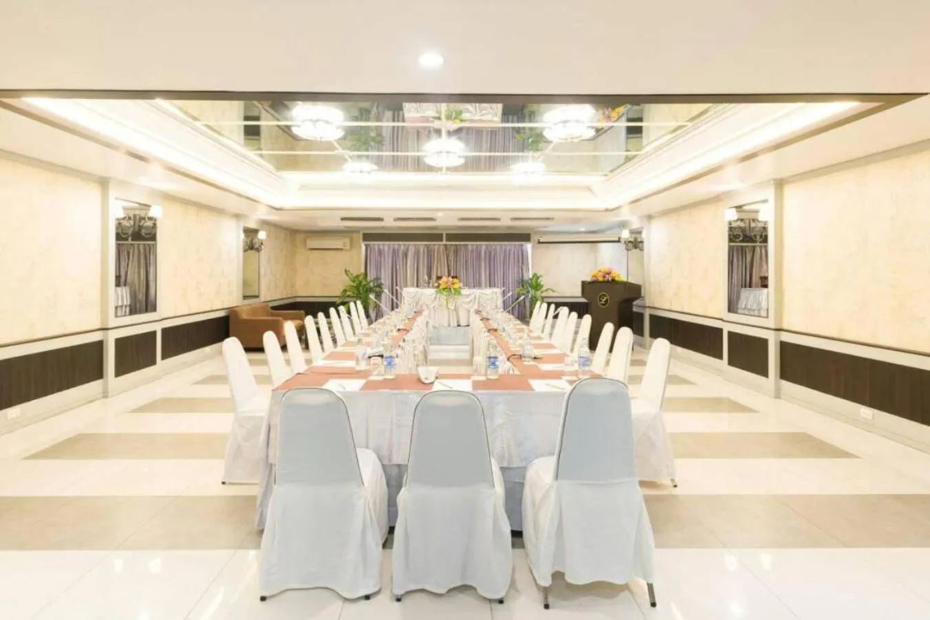 Meeting/conference room in The Legacy Convention Hotel