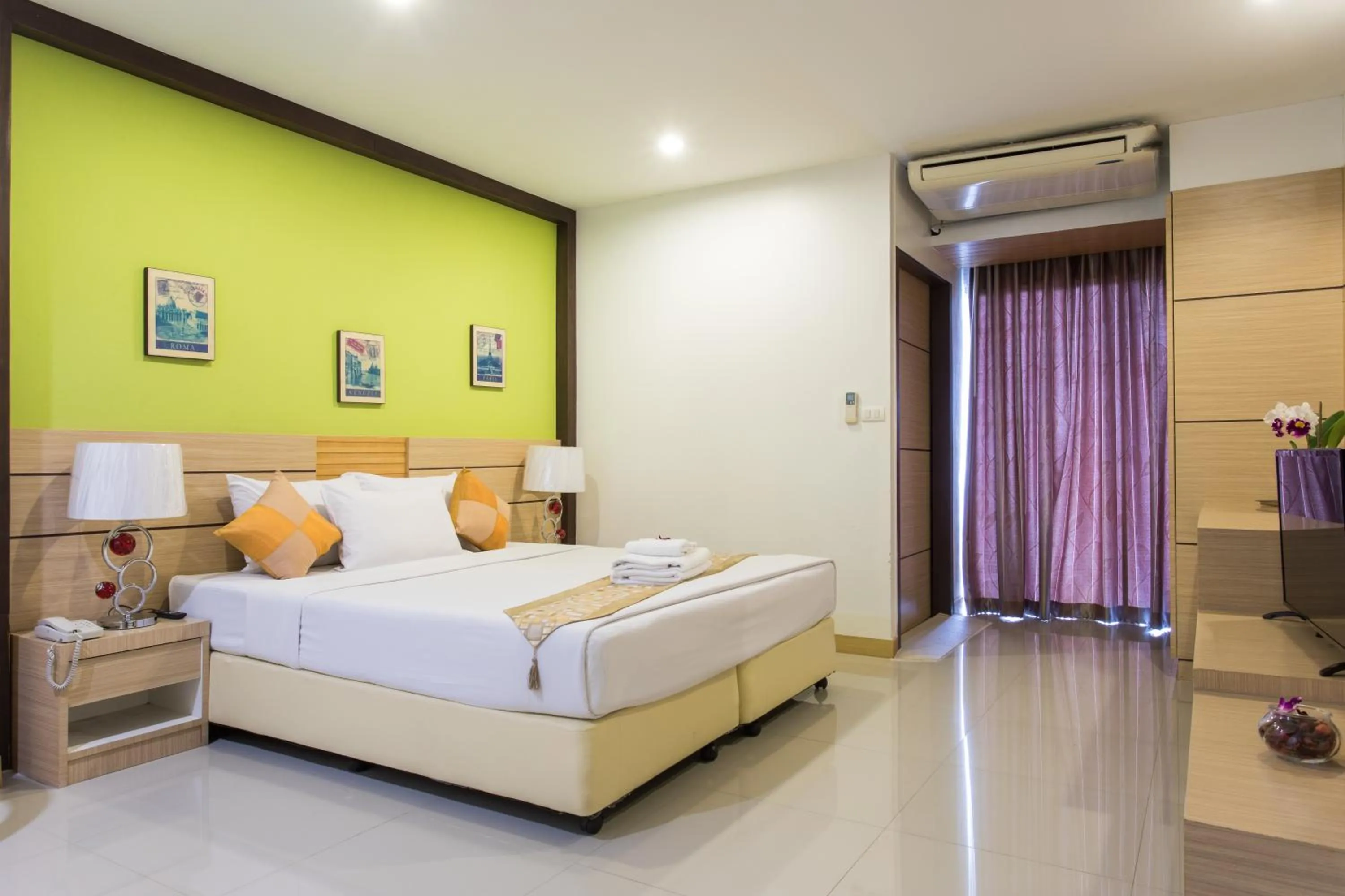 Bedroom, Bed in The Legacy Convention Hotel