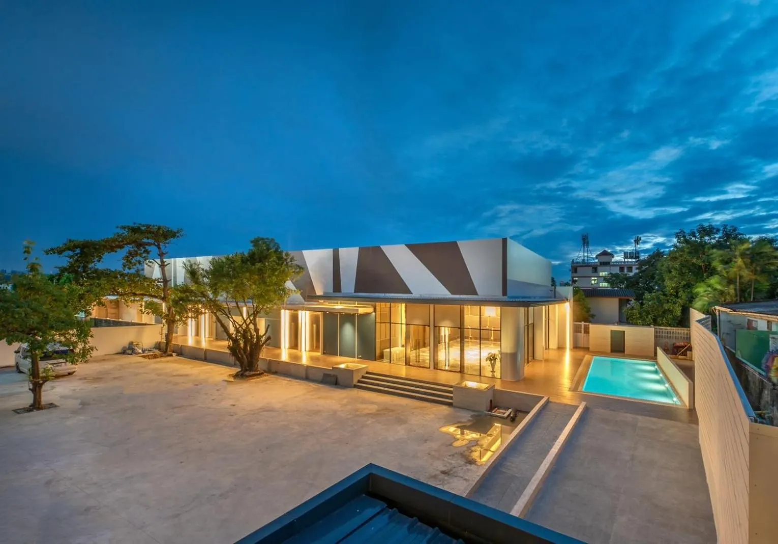 Swimming pool in The Legacy Convention Hotel
