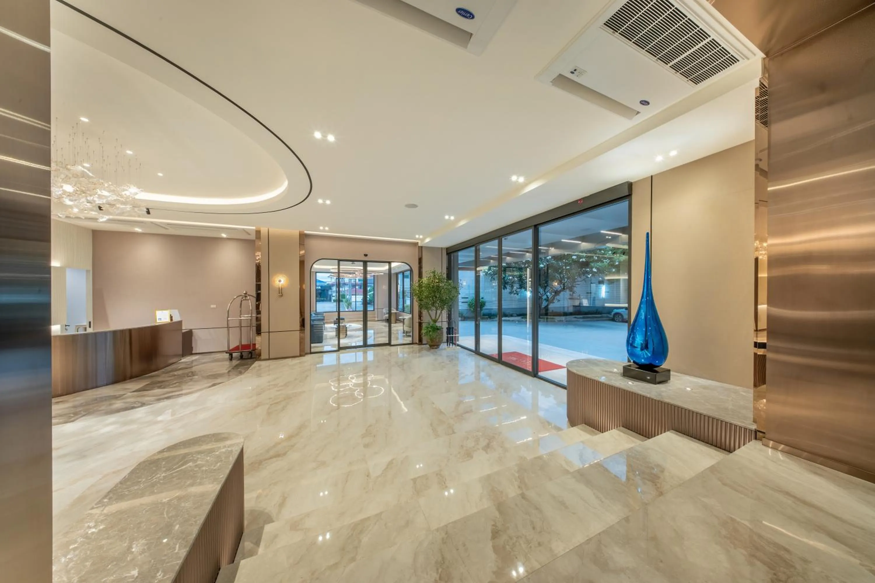 Lobby or reception in The Legacy Convention Hotel