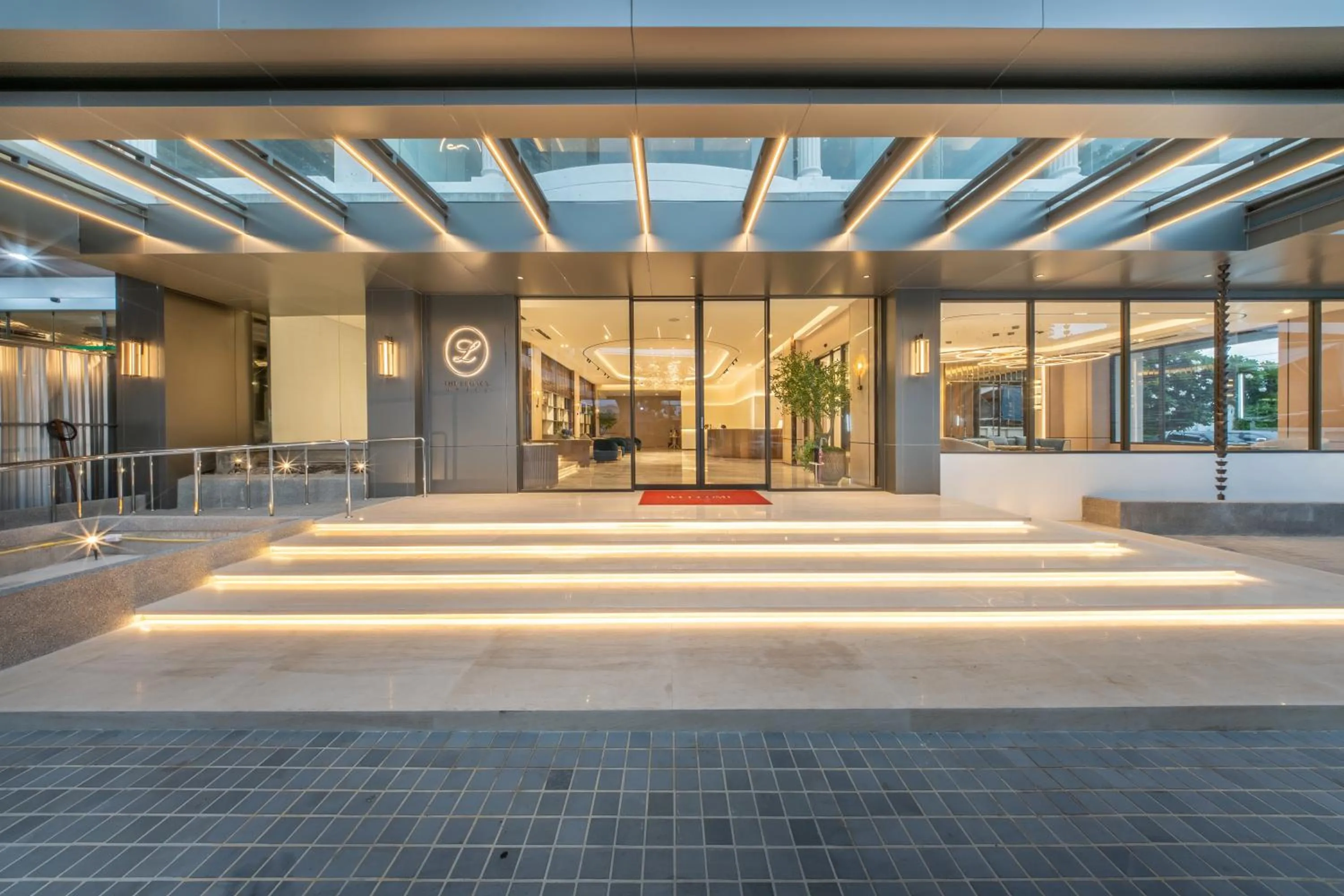 Facade/entrance in The Legacy Convention Hotel