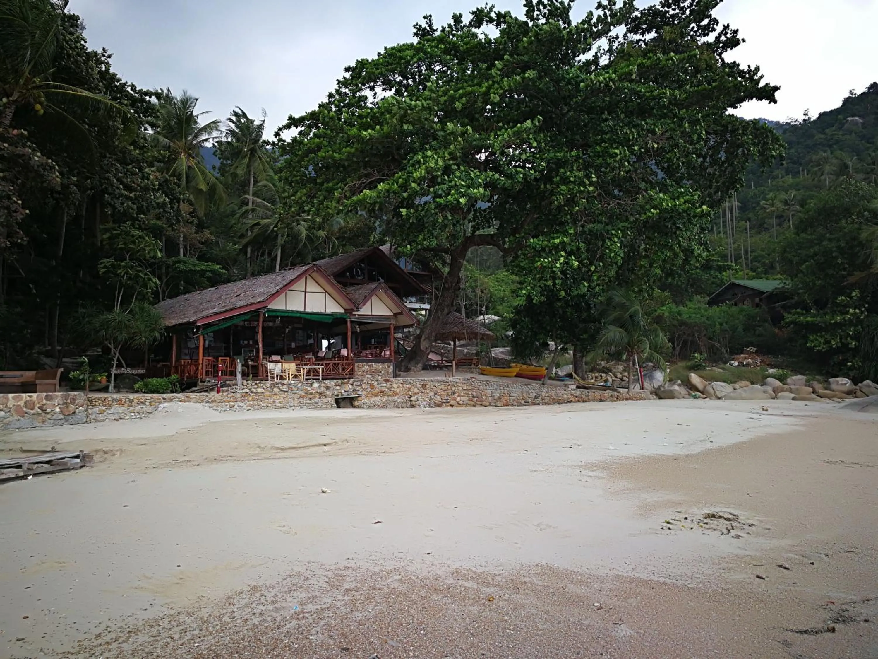 Dining area in Smile Bungalow Bottle Beach