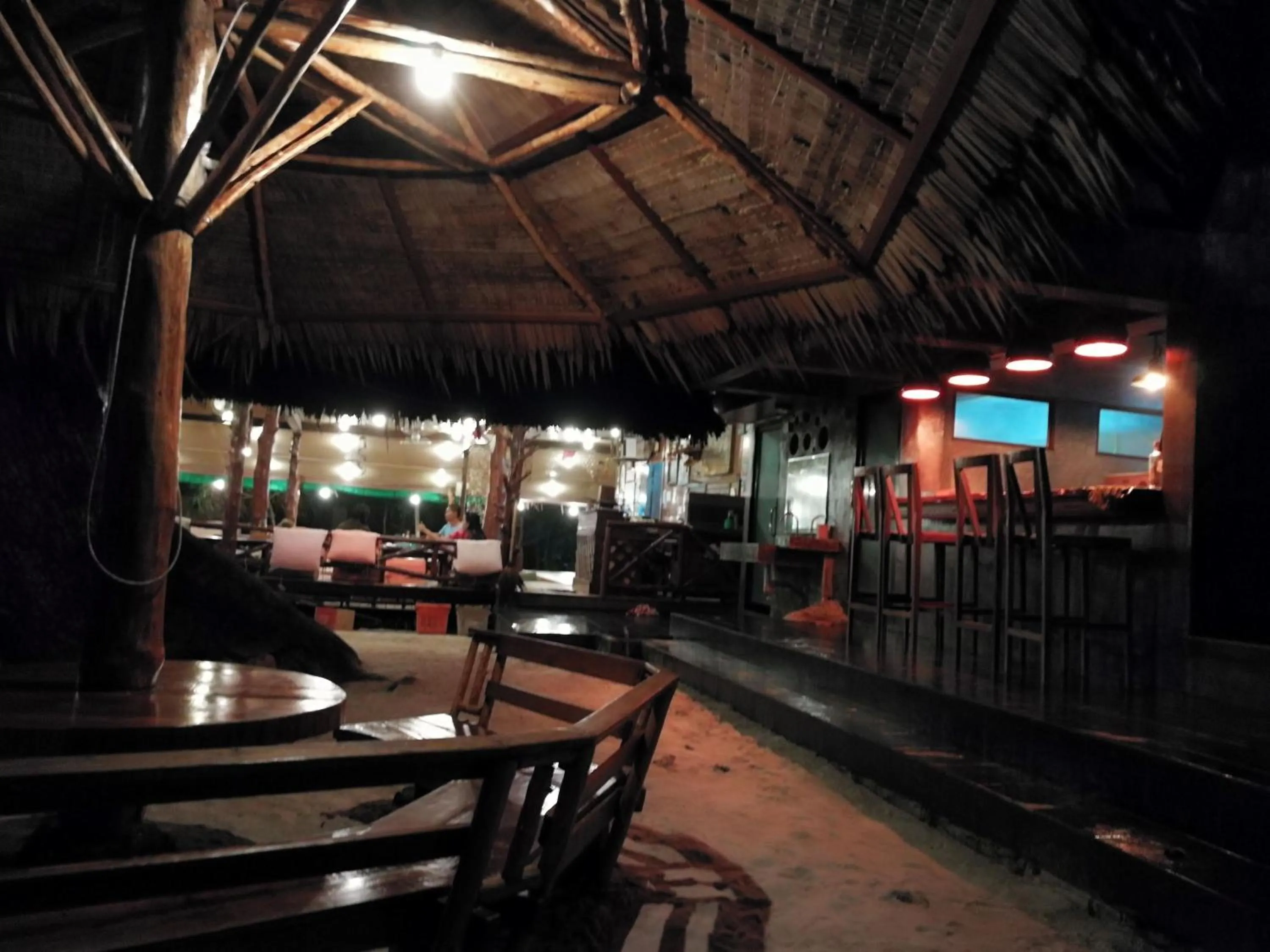 Restaurant/places to eat in Smile Bungalow Bottle Beach