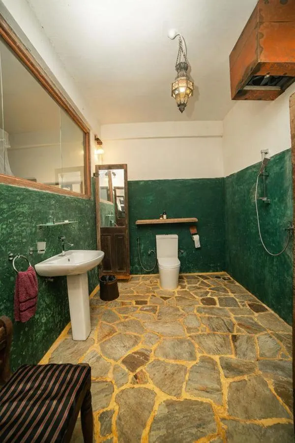 Toilet in The Kandy Samadhicentre