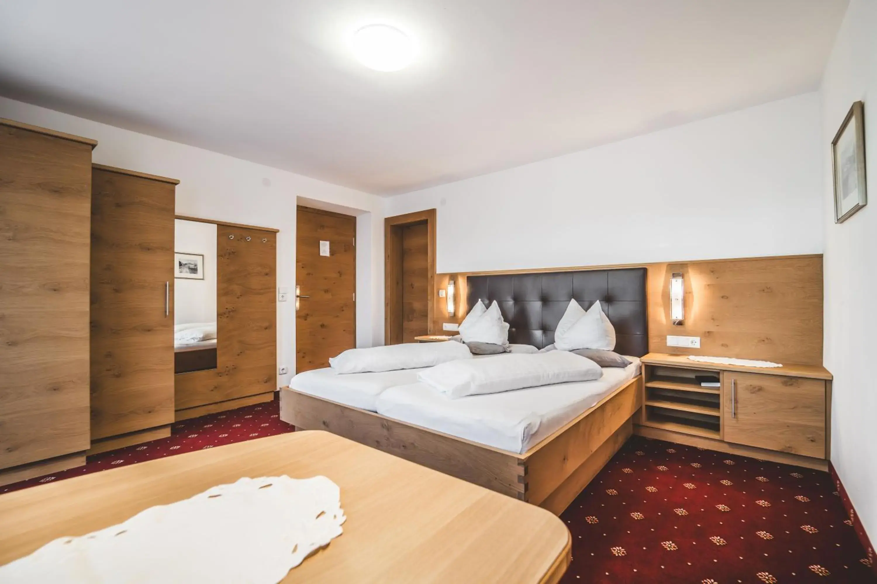 Double Room in Pension Sonnenheim Double Room in Pension Sonnenheim