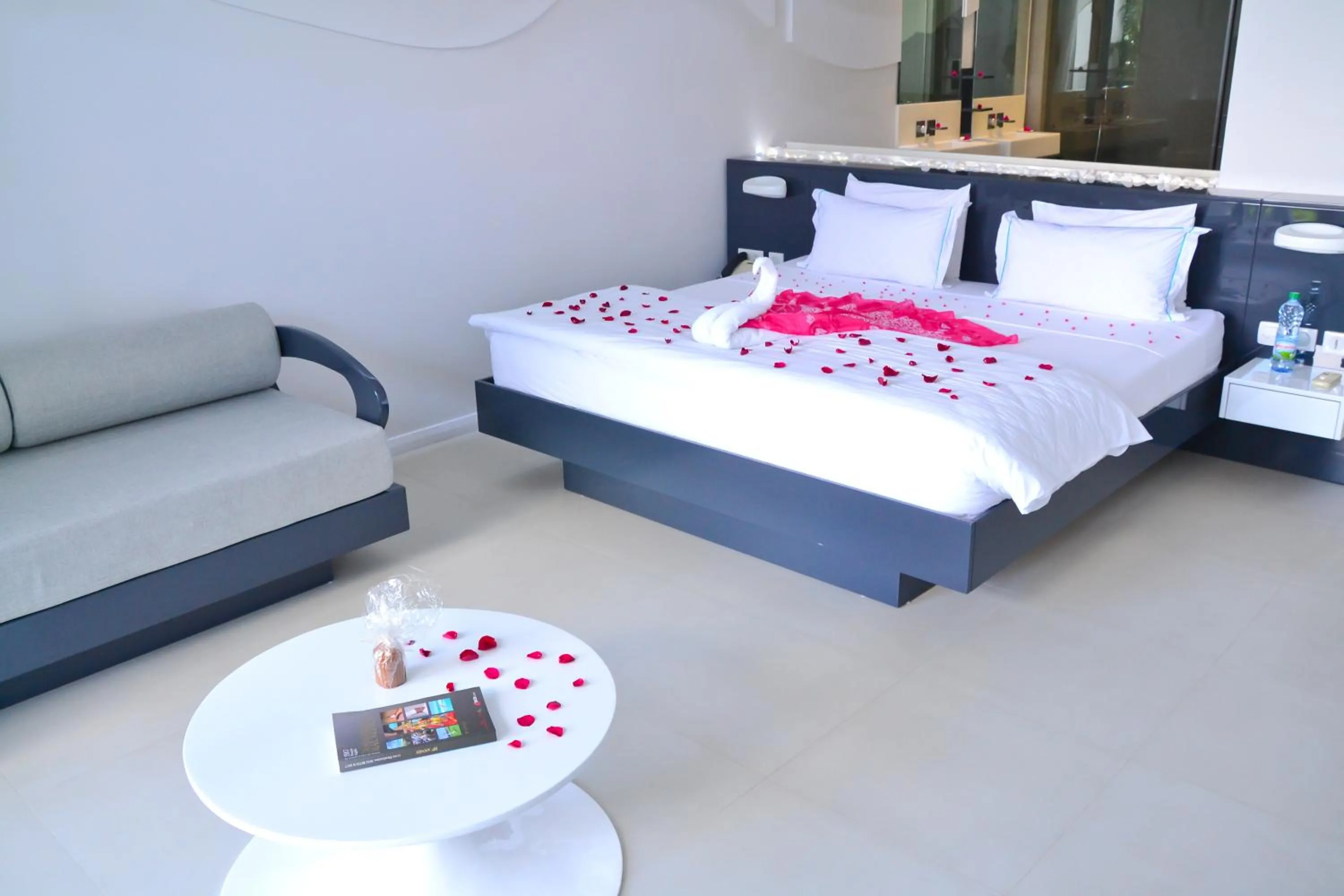 View (from property/room), Bed in Baystone Boutique Hotel & Spa