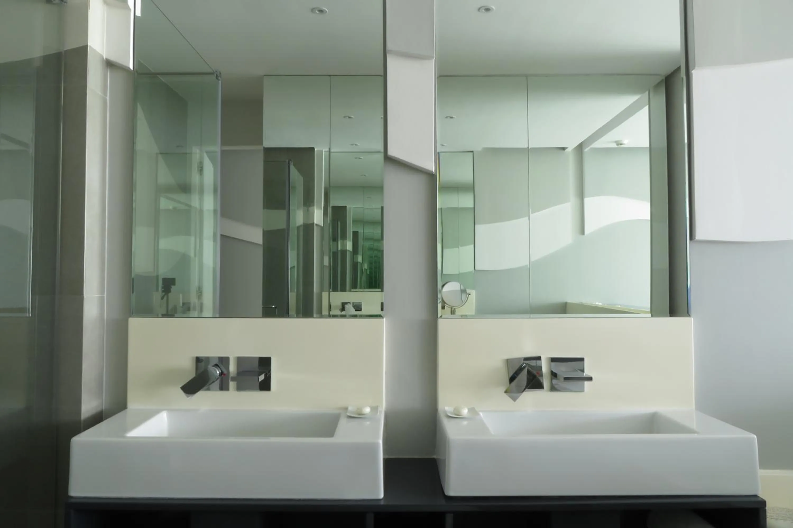 Shower in Baystone Boutique Hotel & Spa