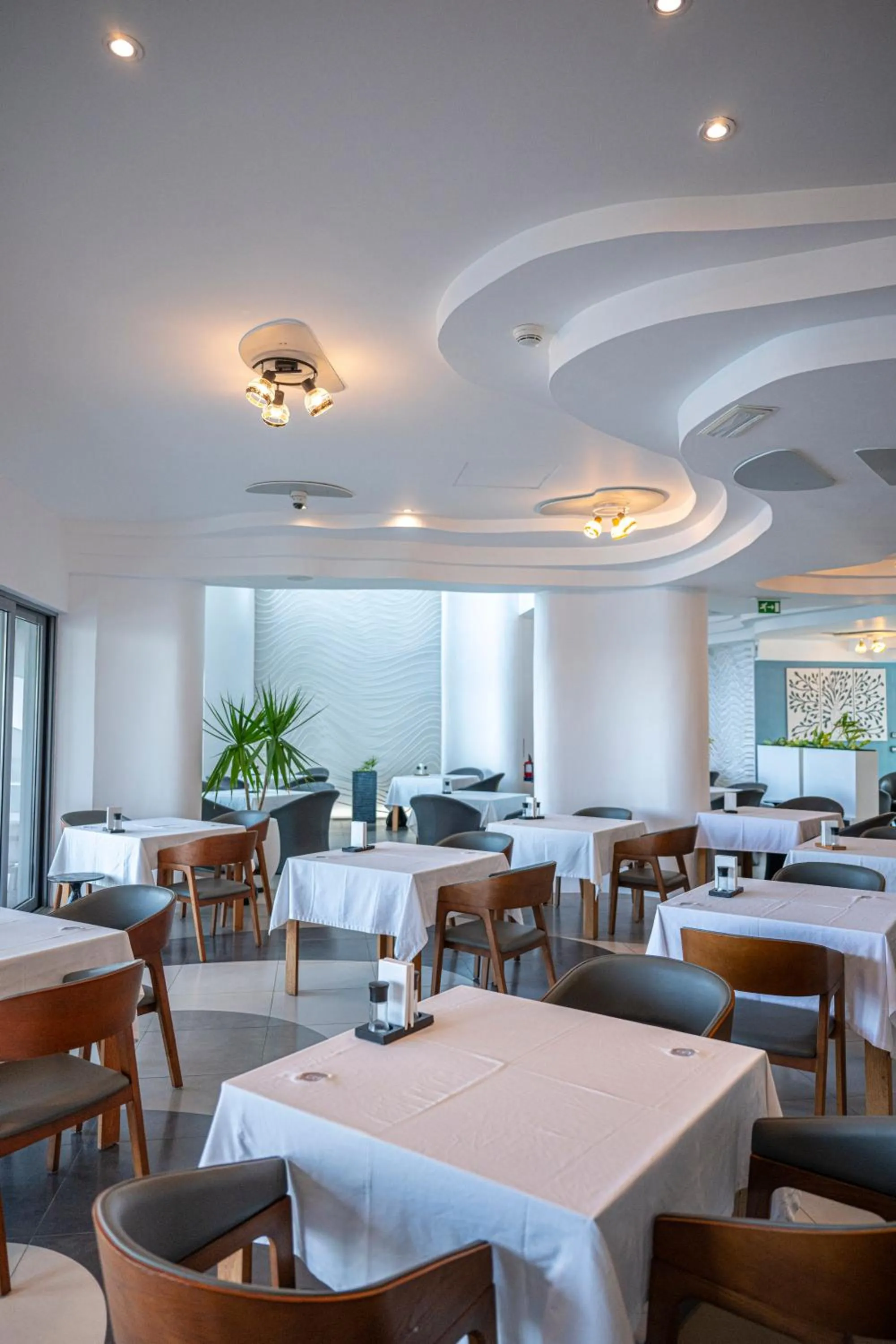 Restaurant/places to eat in Baystone Boutique Hotel & Spa