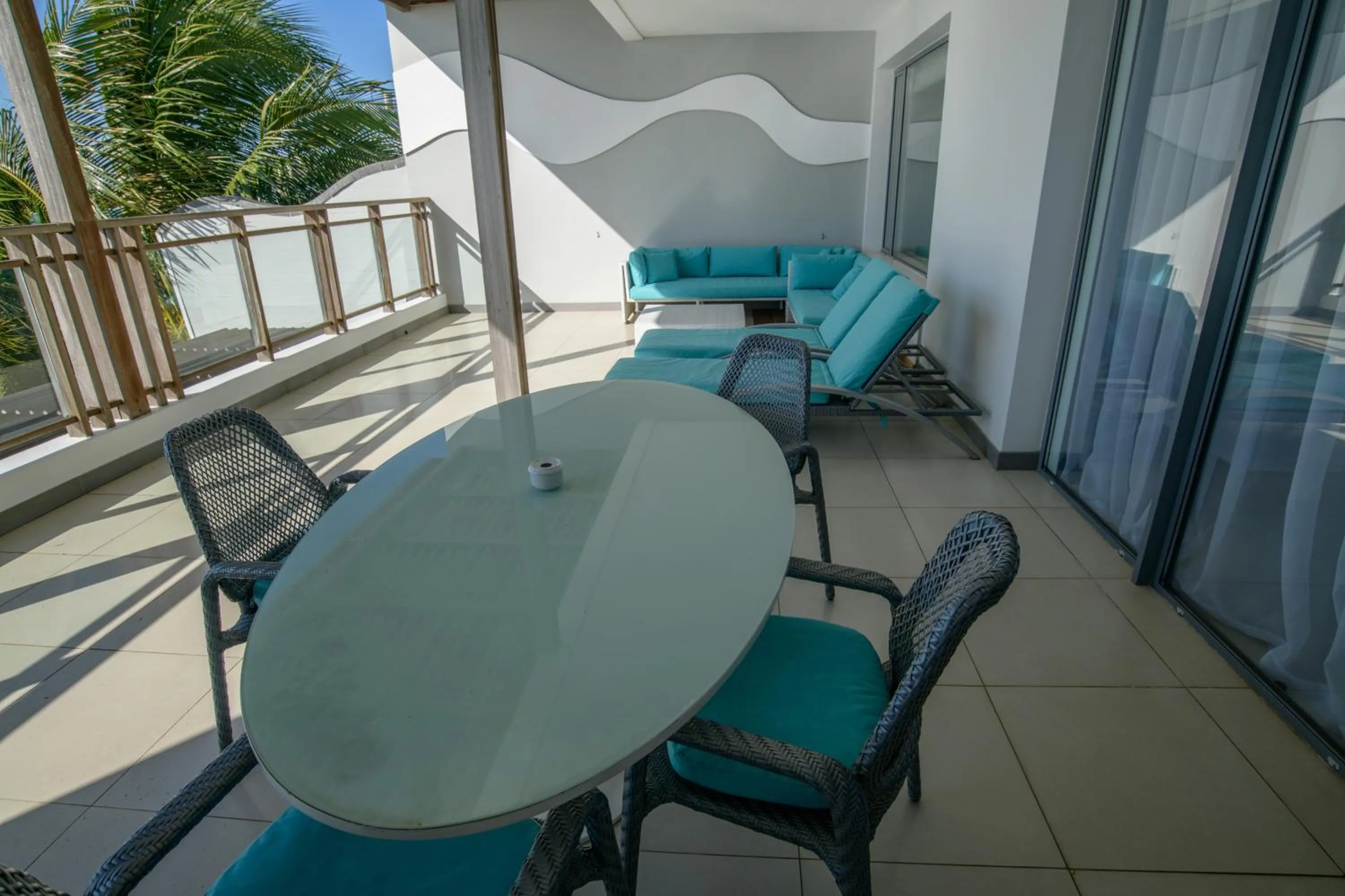 Restaurant/places to eat in Baystone Boutique Hotel & Spa