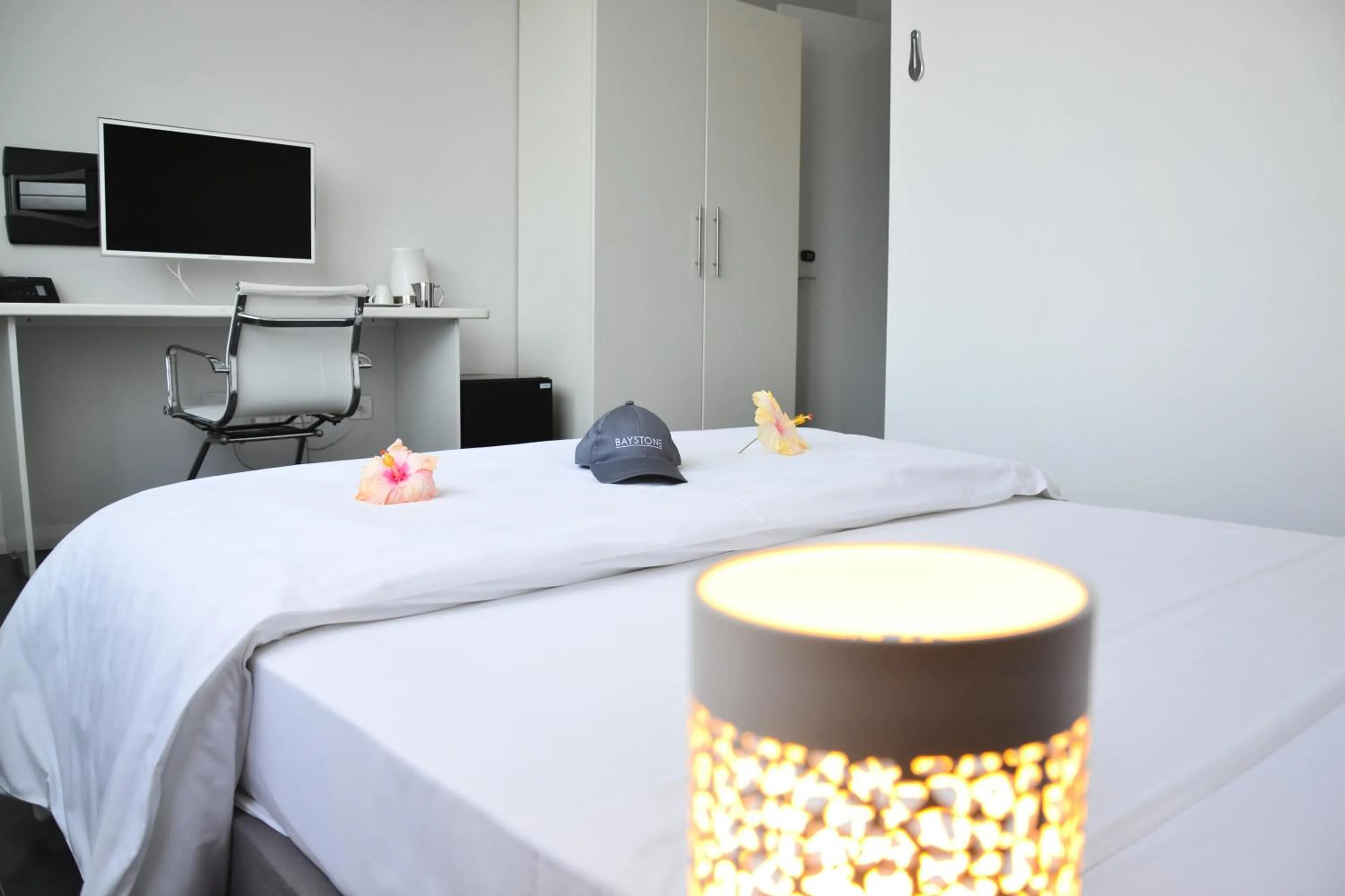 Shower, Bed in Baystone Boutique Hotel & Spa