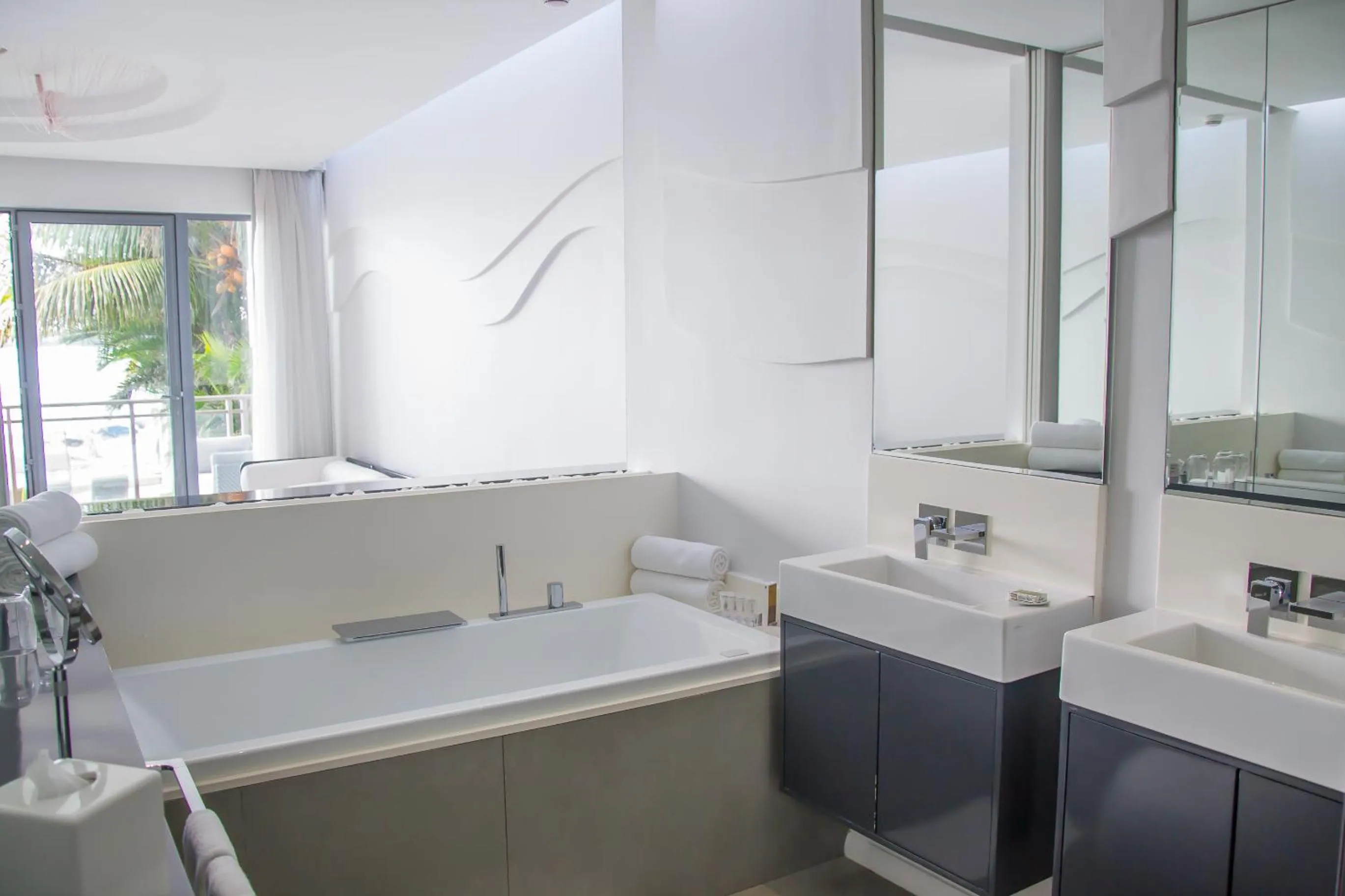 Shower in Baystone Boutique Hotel & Spa