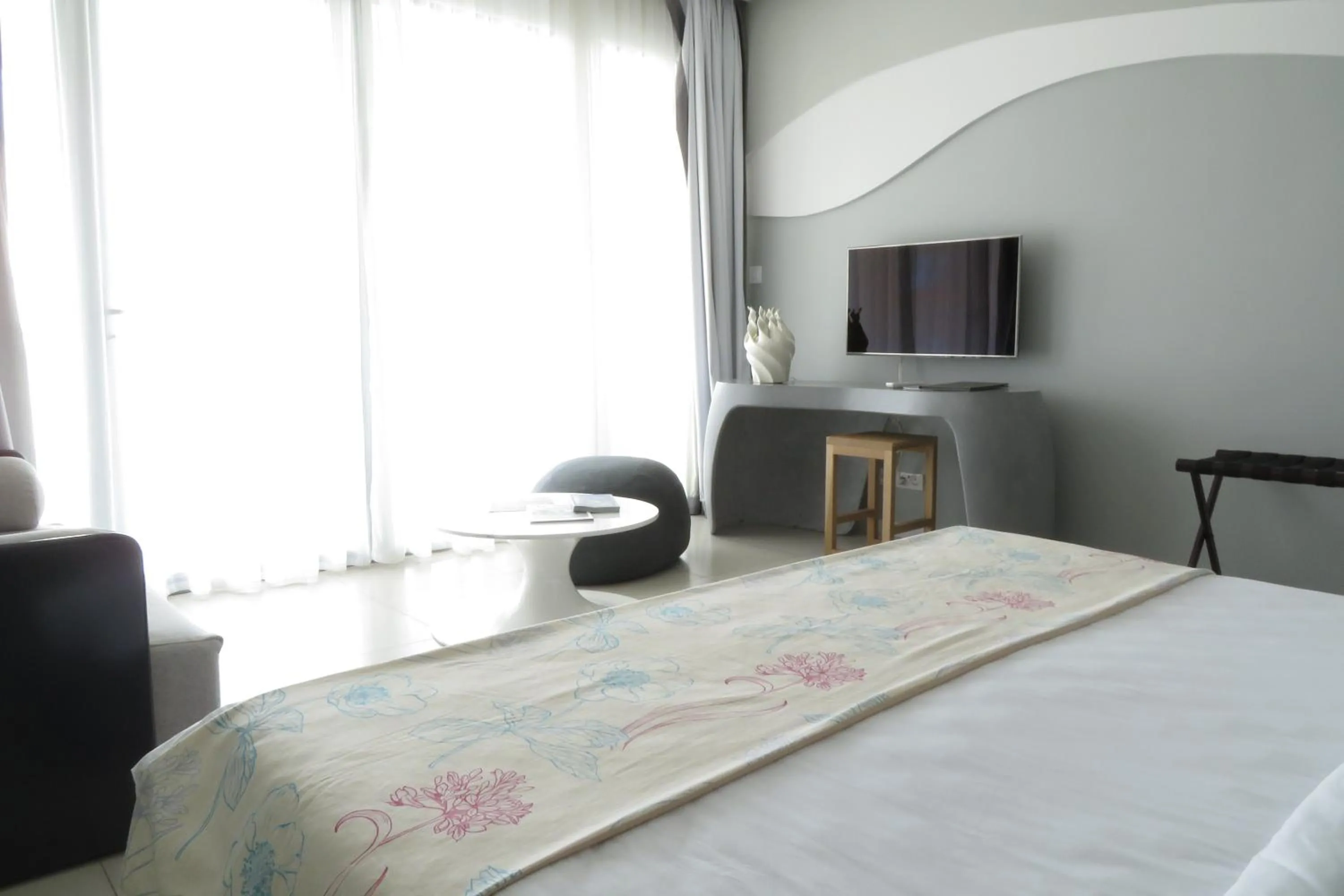 TV and multimedia, Bed in Baystone Boutique Hotel & Spa