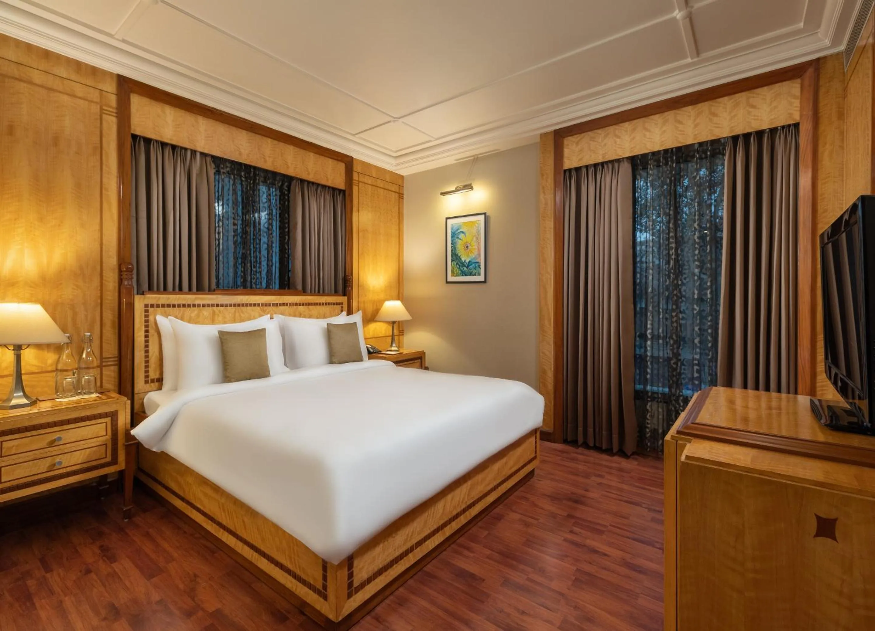 Bed in Sarovar Portico Kalupur Ahmedabad