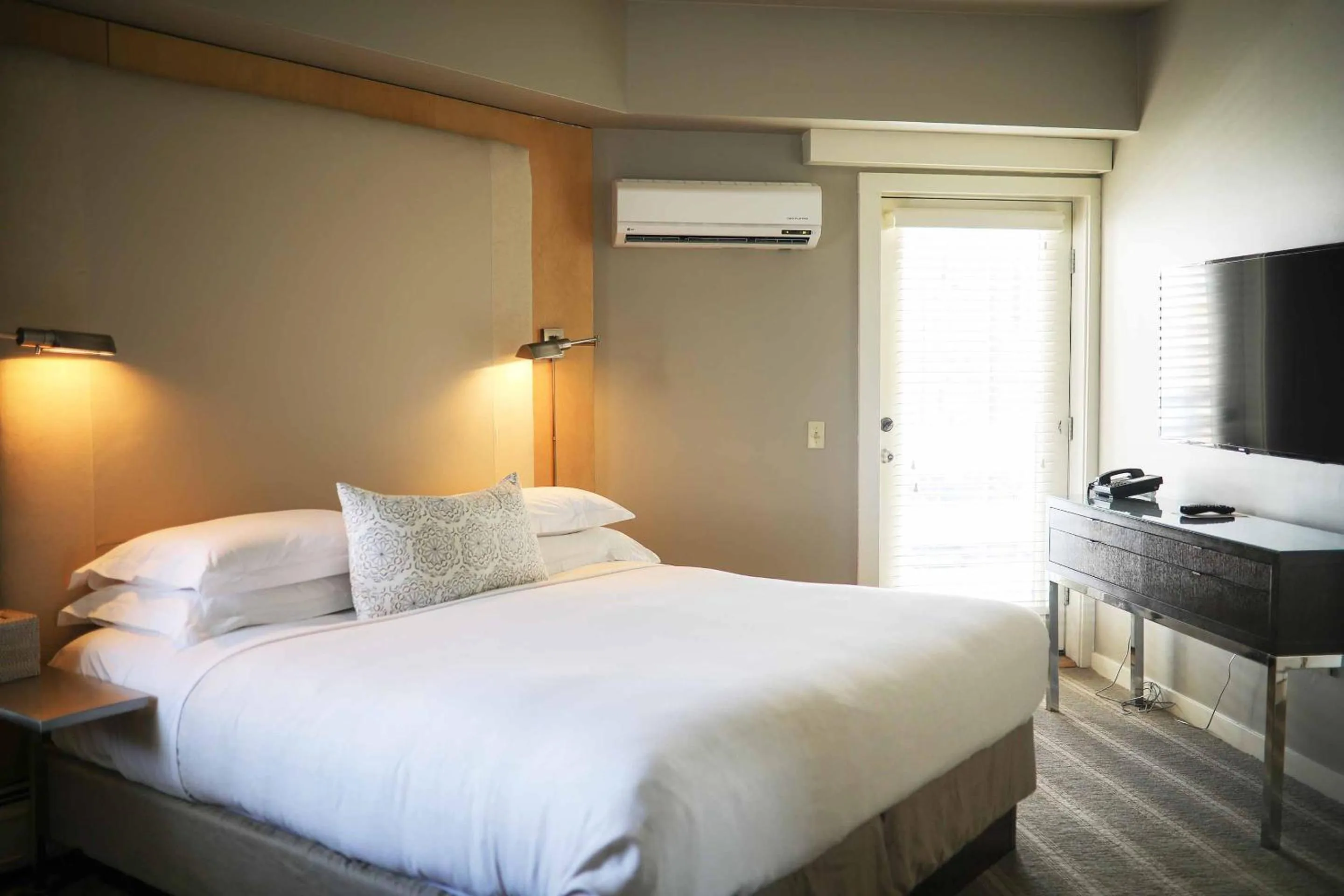 Bed in Mill Street Inn