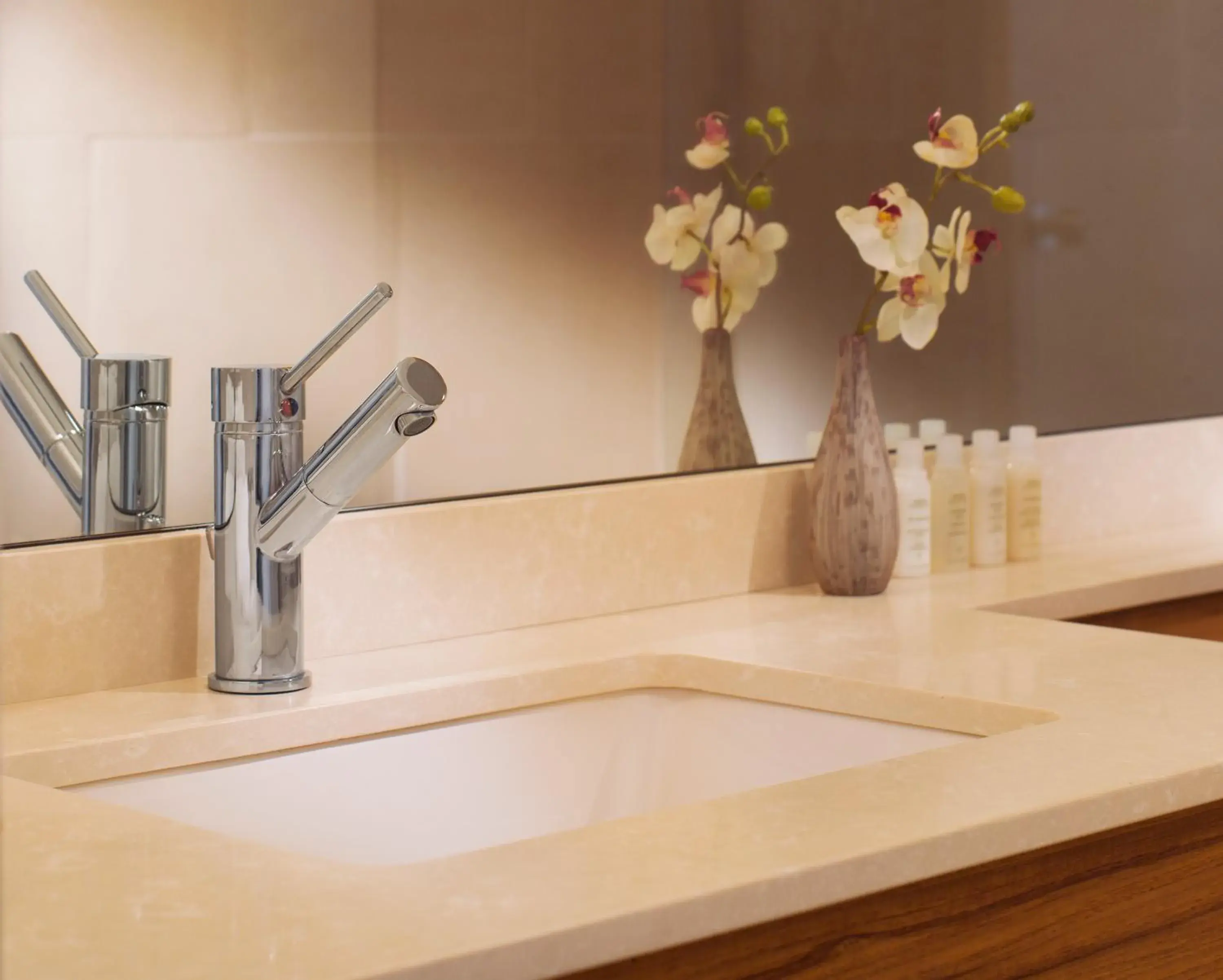 Bathroom in Mill Street Inn Bathroom in Mill Street Inn