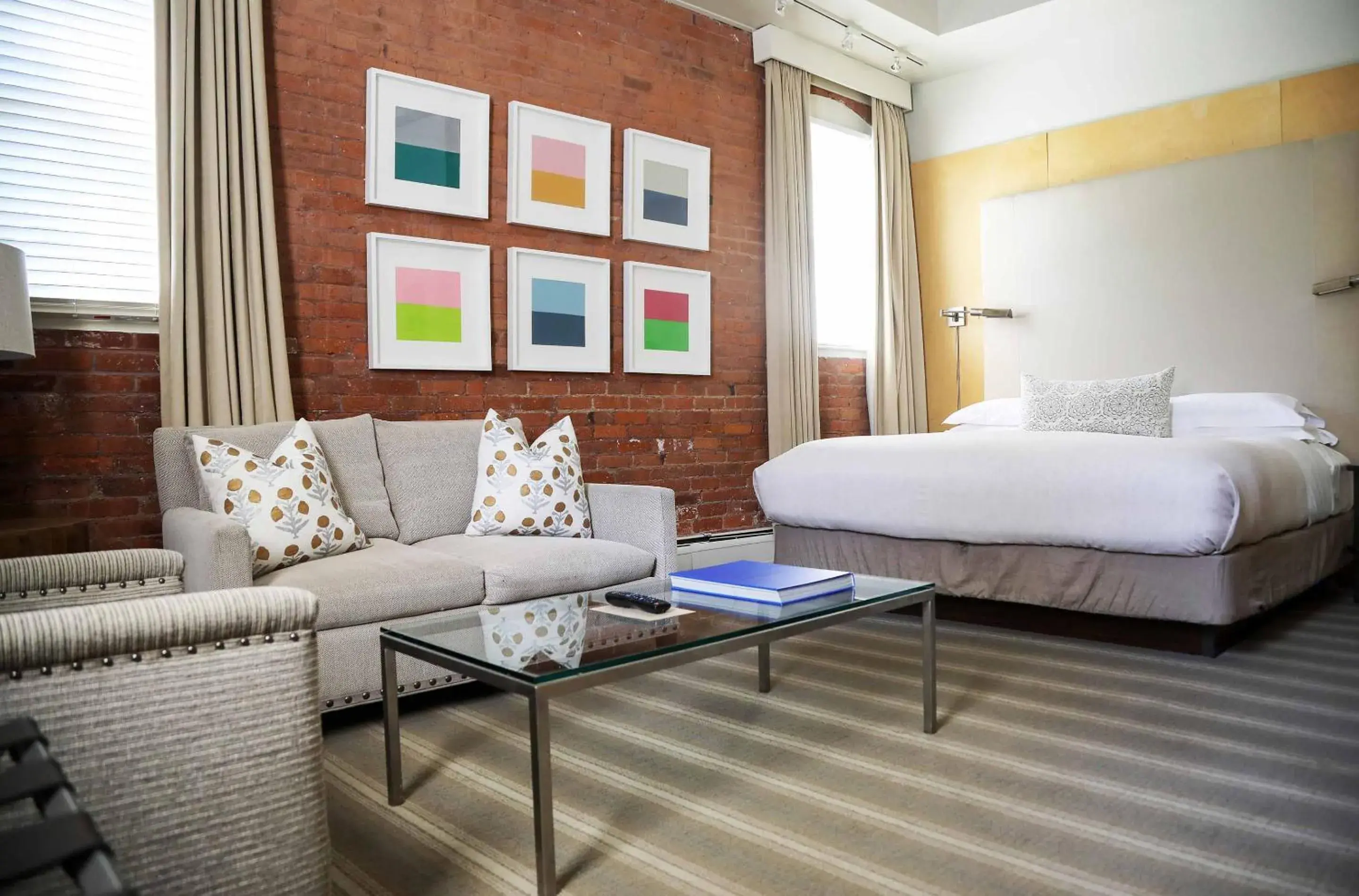 Living room in Mill Street Inn Living room in Mill Street Inn