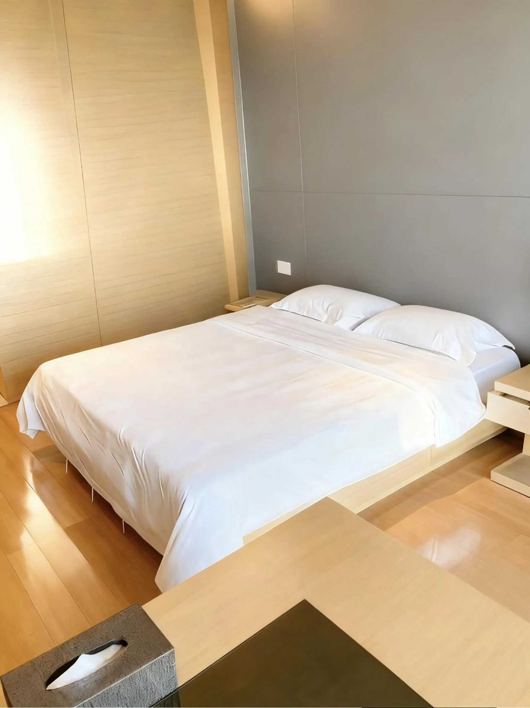 Bed in HeeFun Apartment GZ -Poly World Trading Center