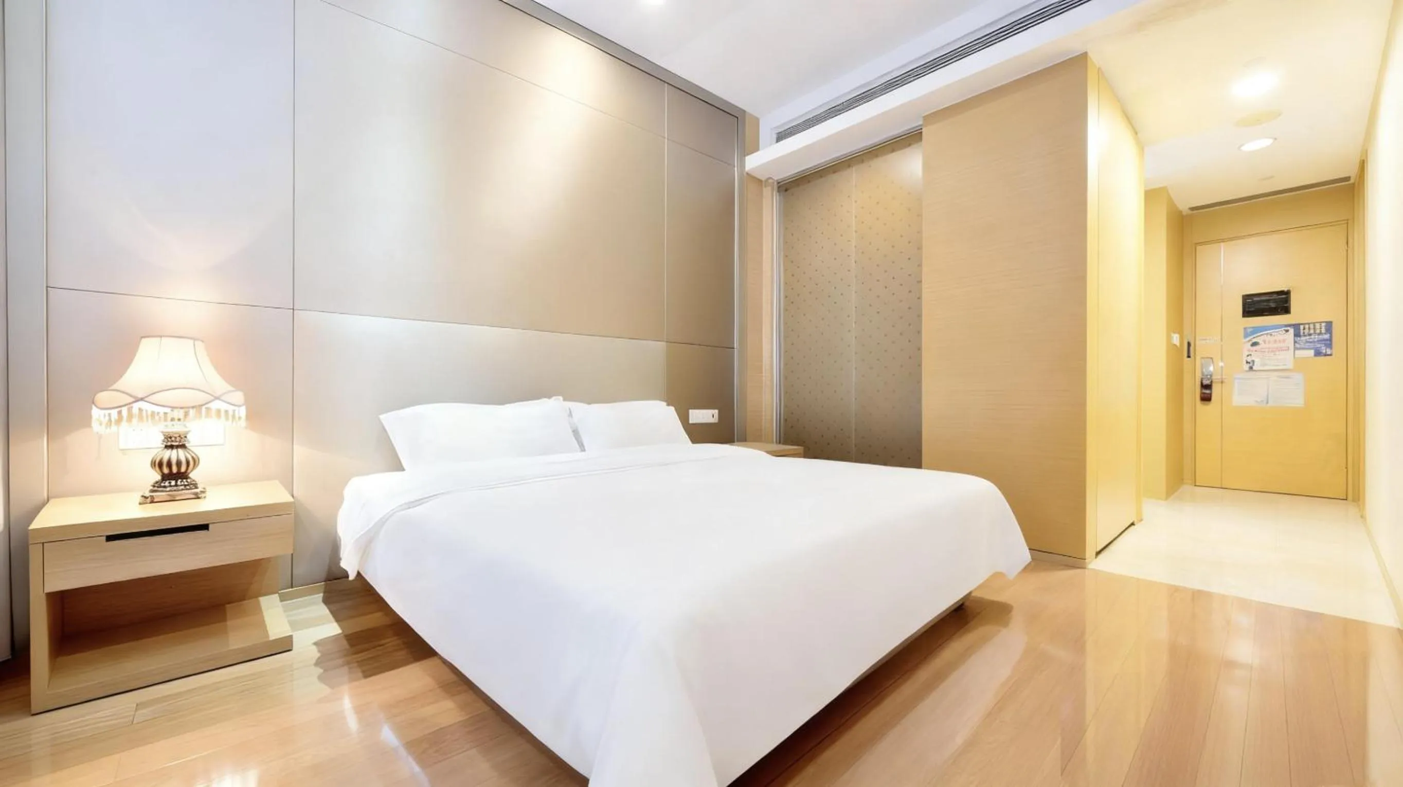Photo of the whole room, Bed in HeeFun Apartment GZ -Poly World Trading Center