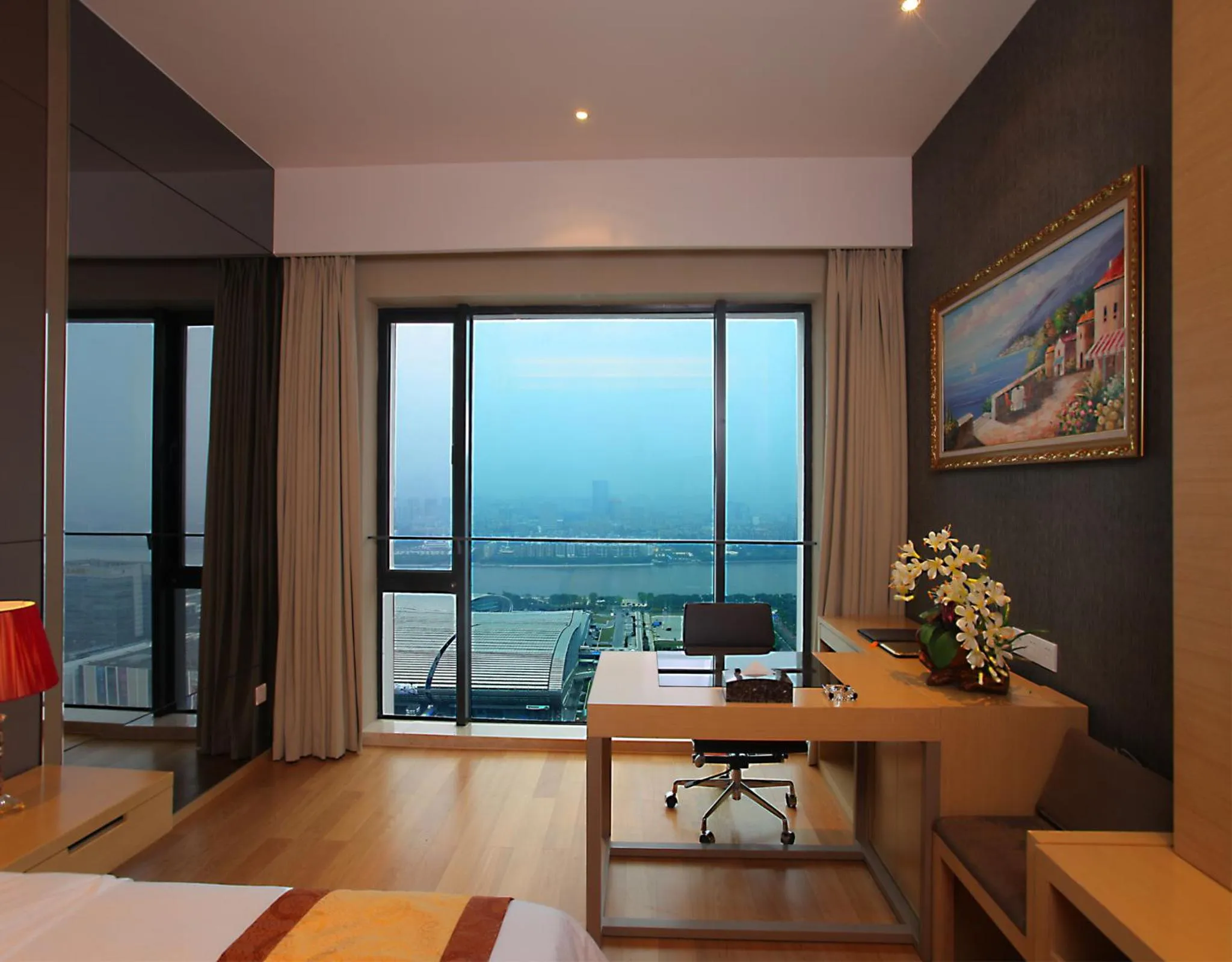 Photo of the whole room, Bed in HeeFun Apartment GZ -Poly World Trading Center