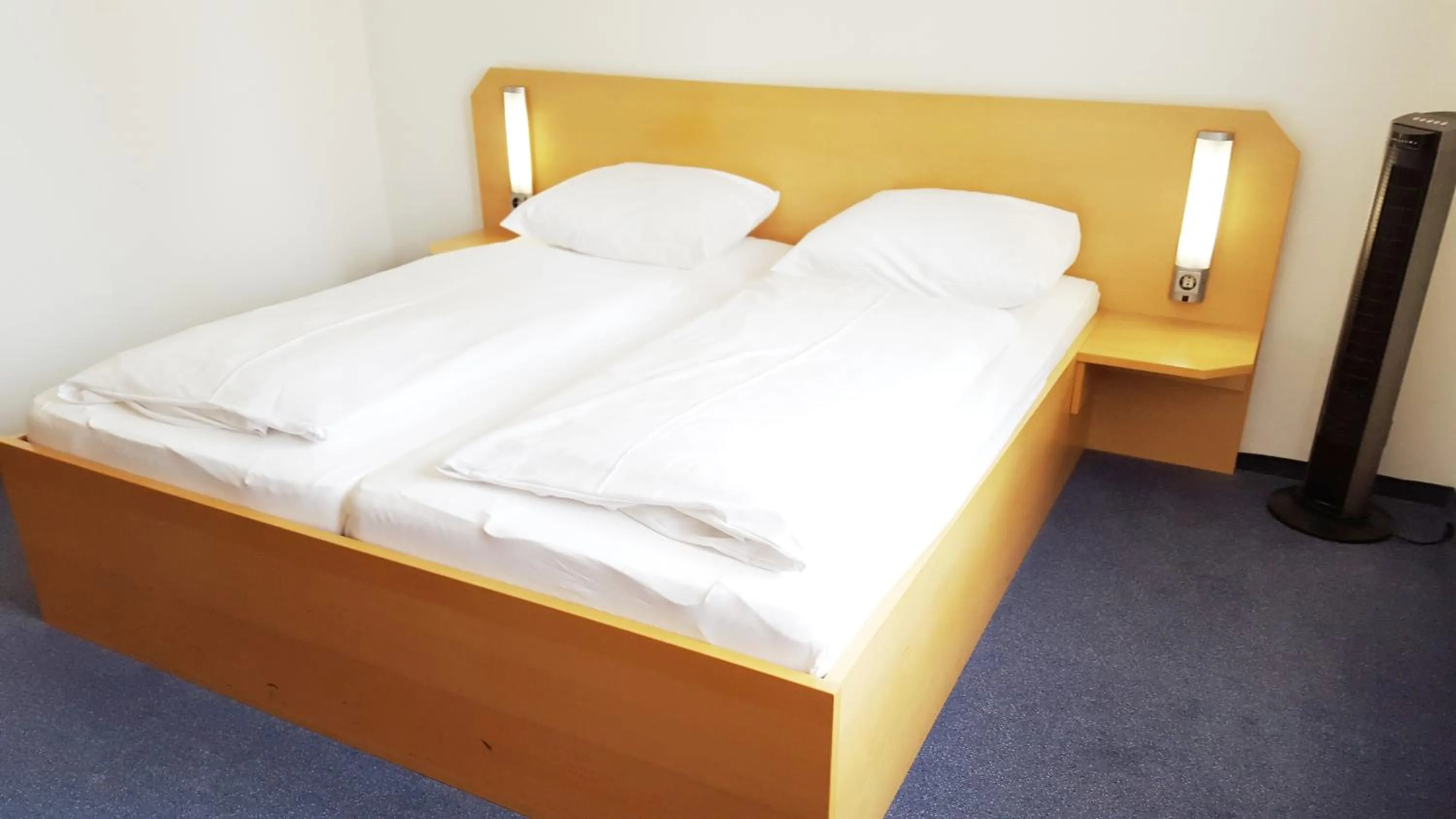 Photo of the whole room, Bed in G&K Hotel