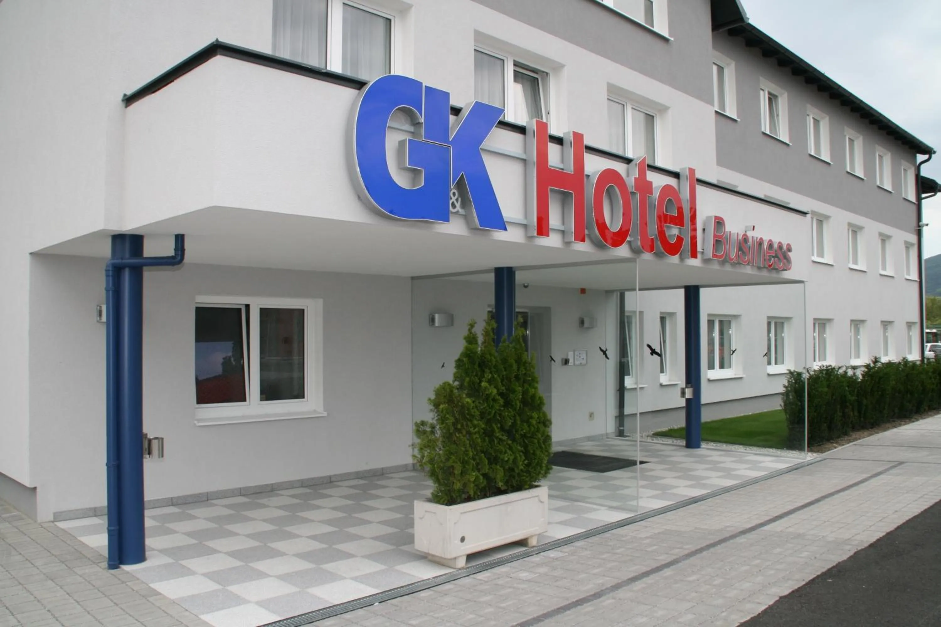 Facade/entrance in G&K Hotel