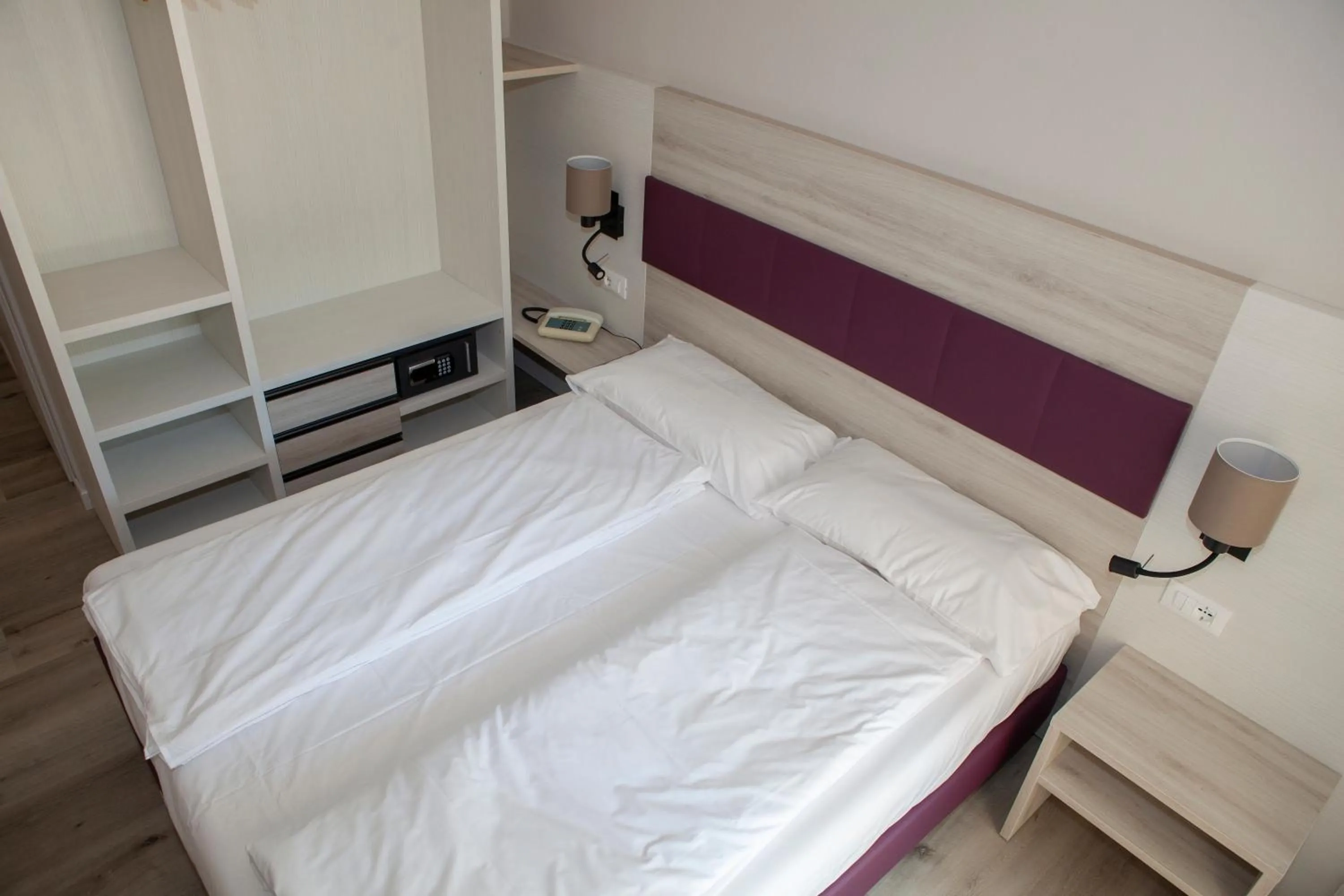 Bed in Hotel Benacus Torri del Benaco