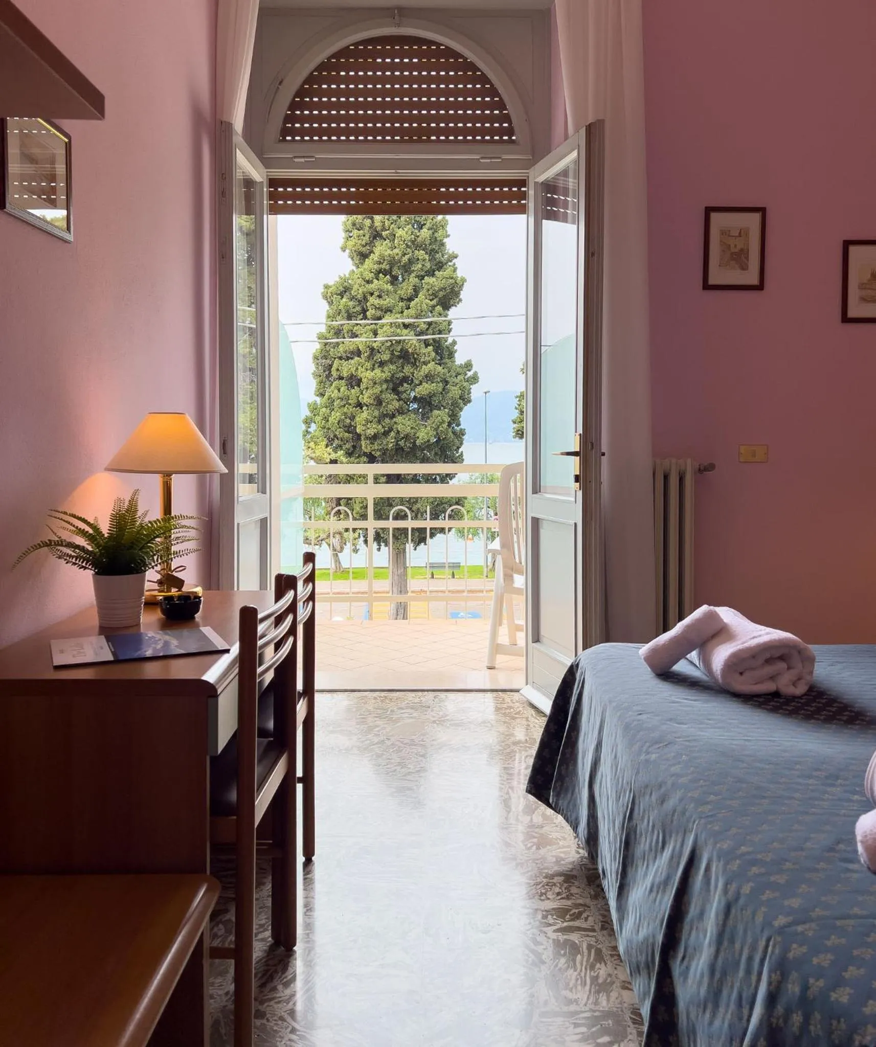 Bed in Hotel Benacus Torri del Benaco