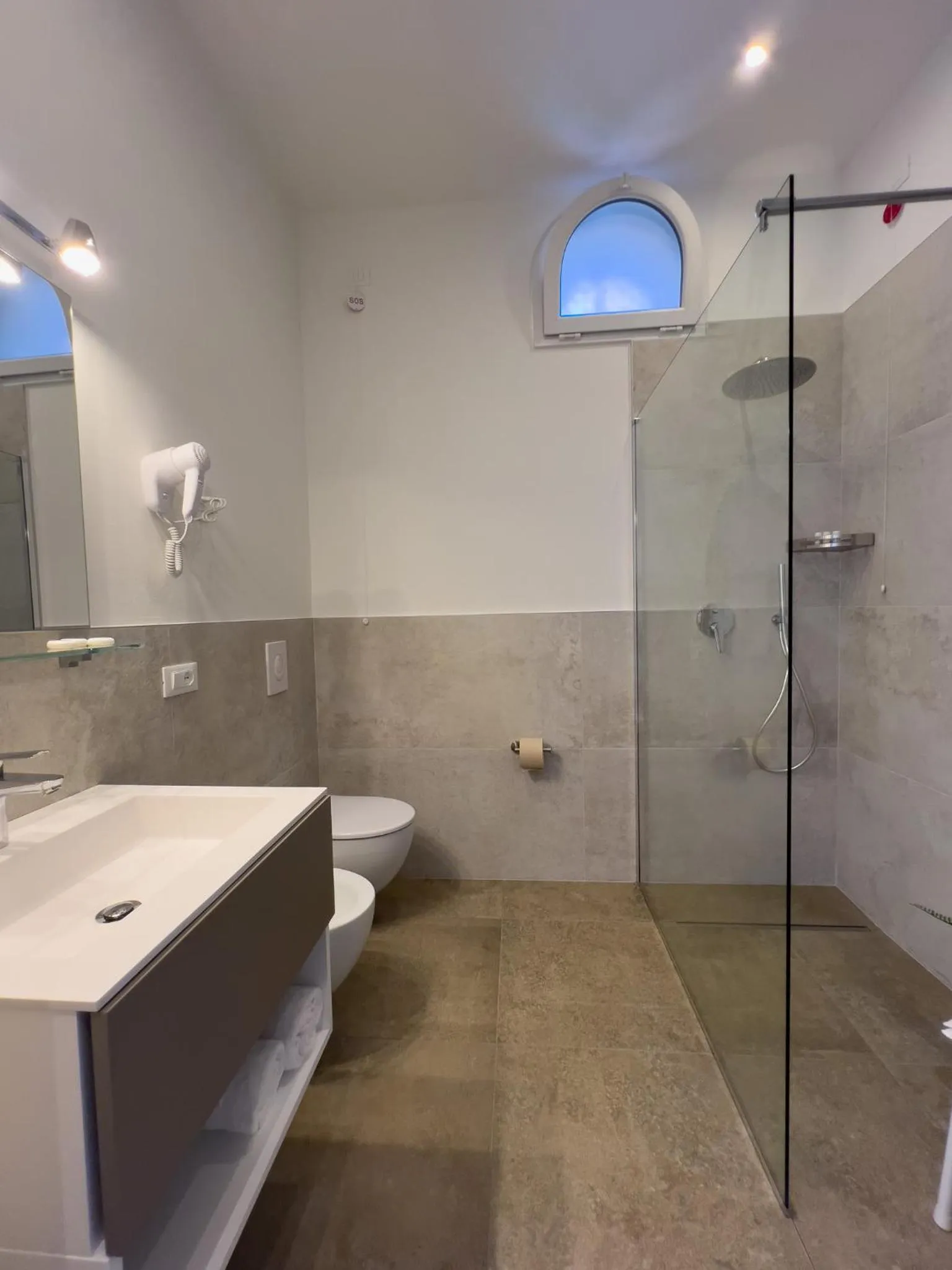 Shower in Hotel Benacus Torri del Benaco