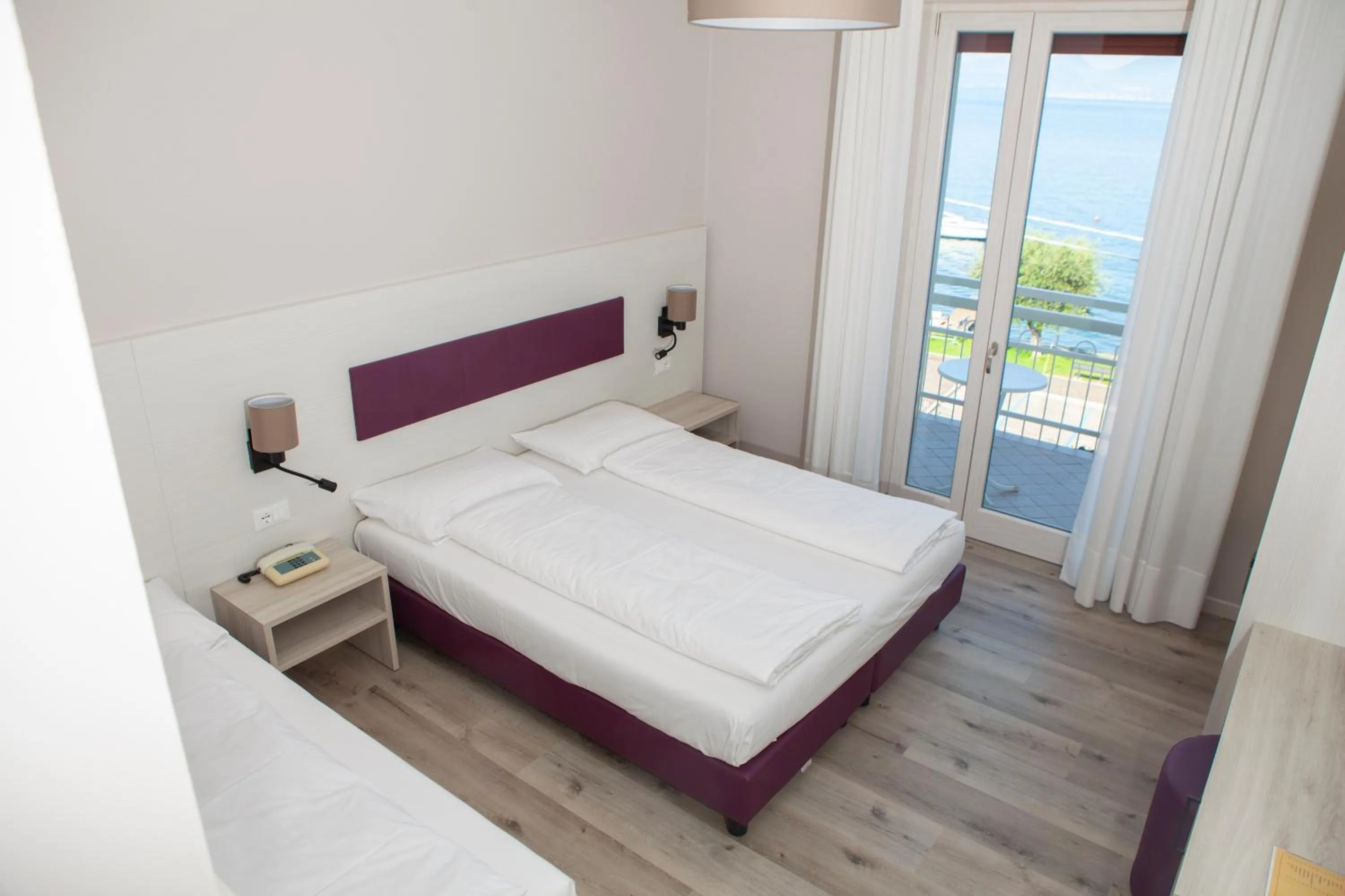 Bed in Hotel Benacus Torri del Benaco