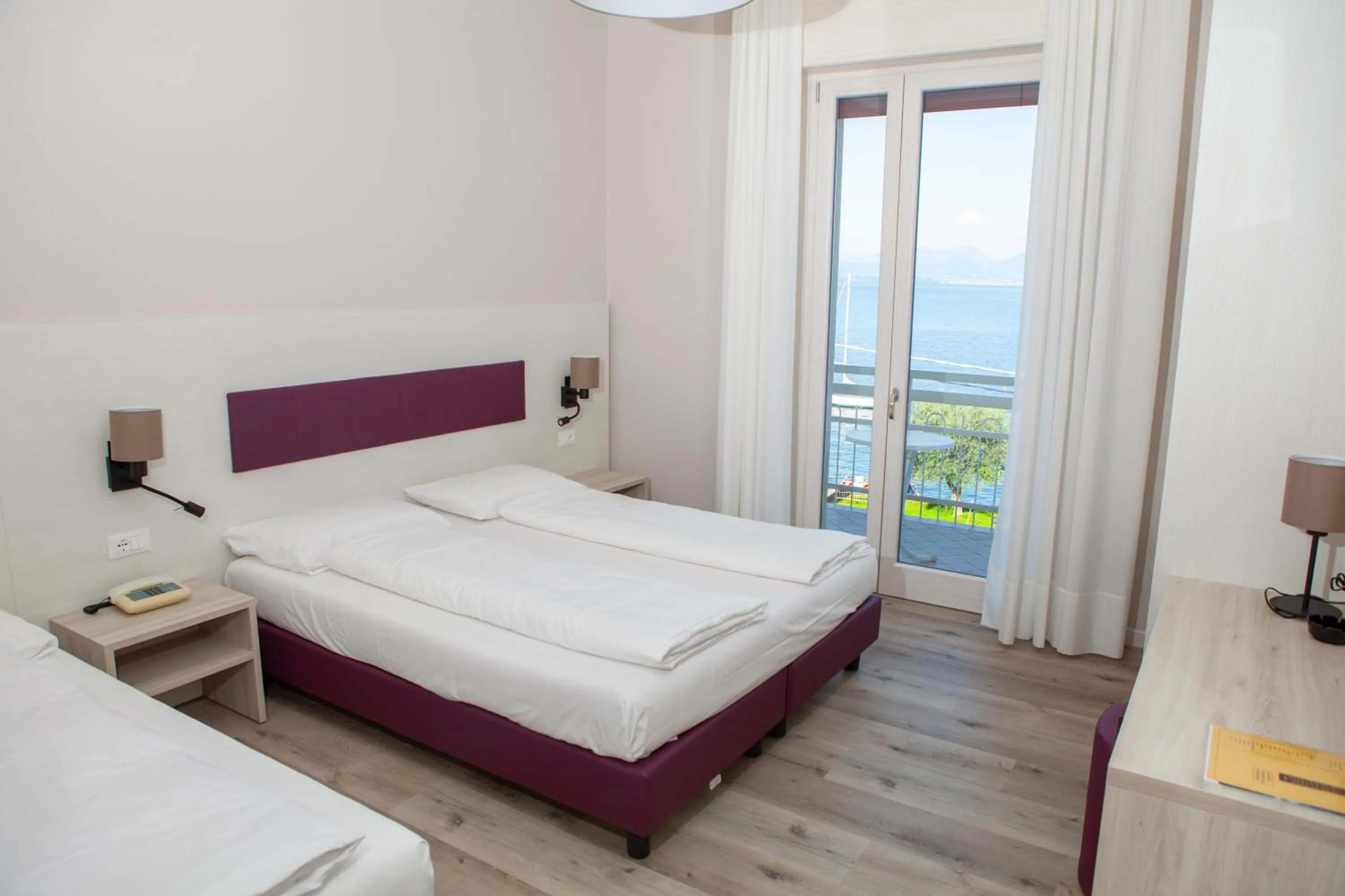 Bed in Hotel Benacus Torri del Benaco