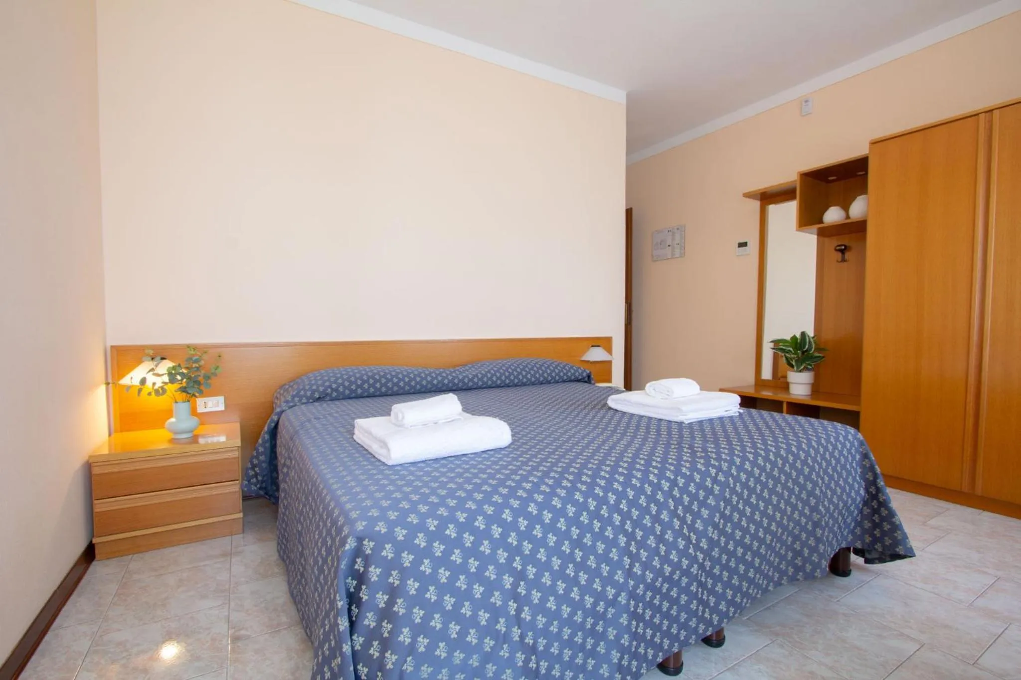 Bed in Hotel Benacus Torri del Benaco